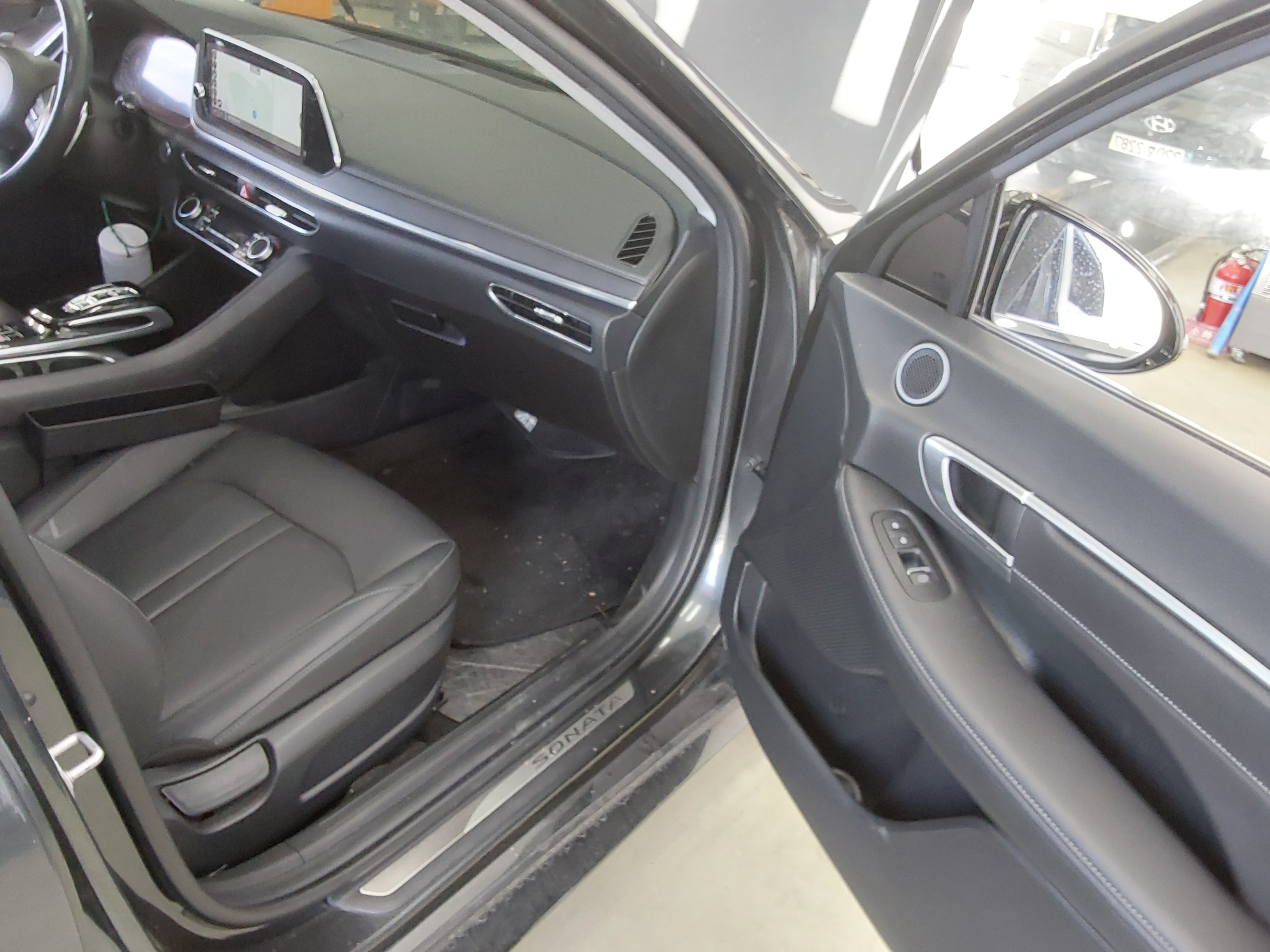 Hyundai Sonata 2023 - Image 13