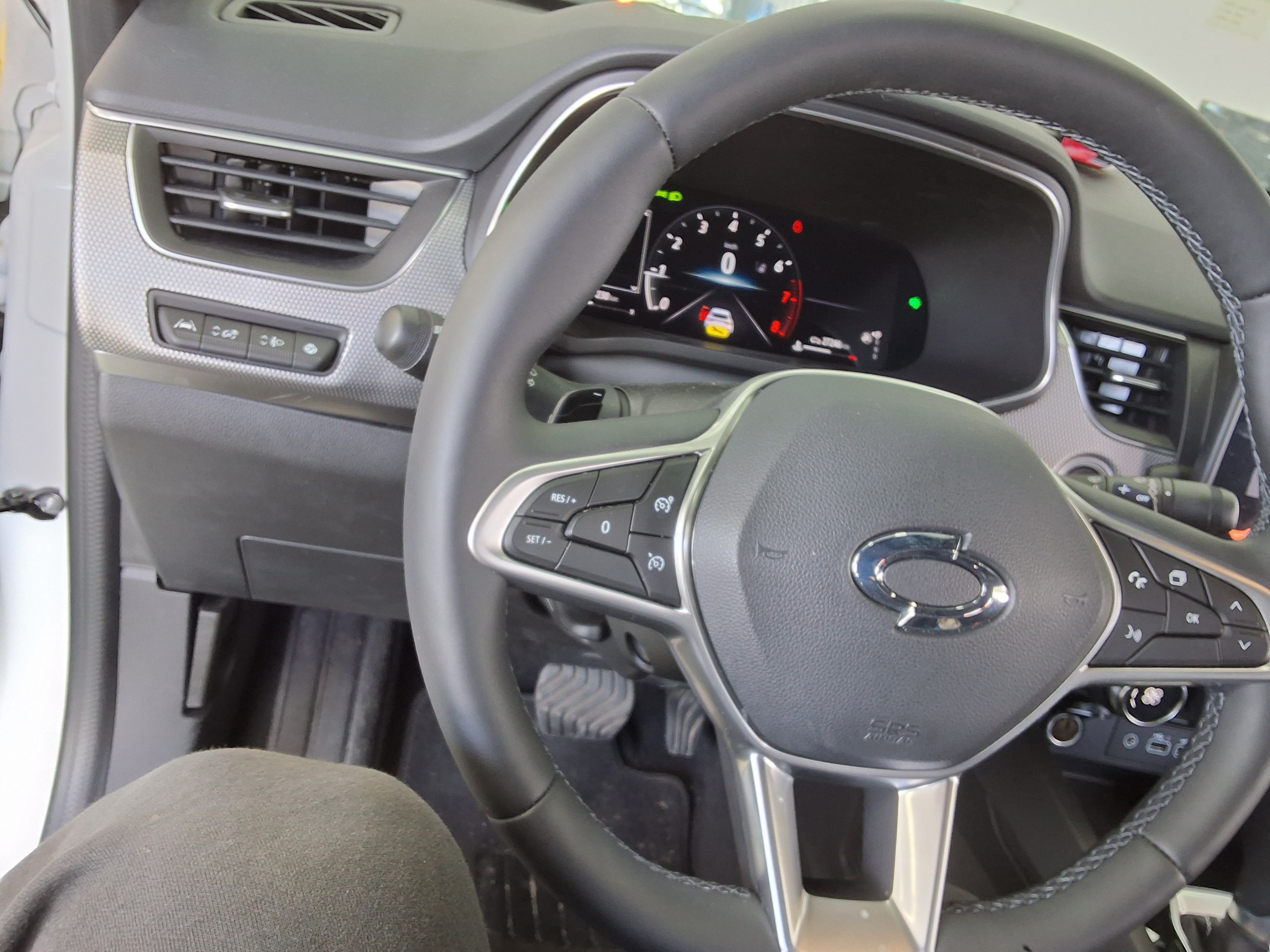 Renault Samsung XM3 2024 - Image 21
