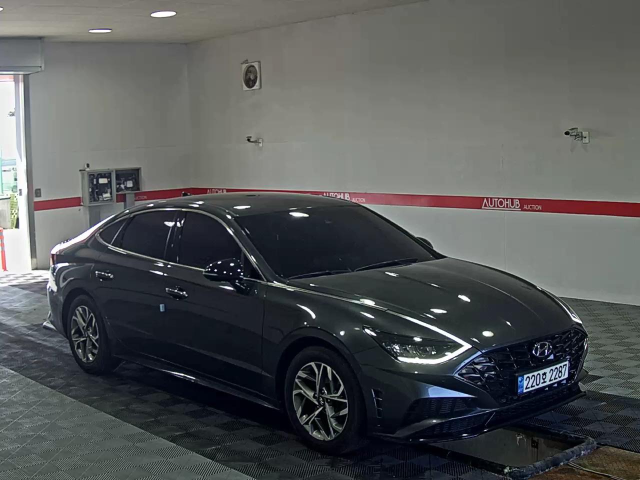 Hyundai Sonata 2023 - Image 2