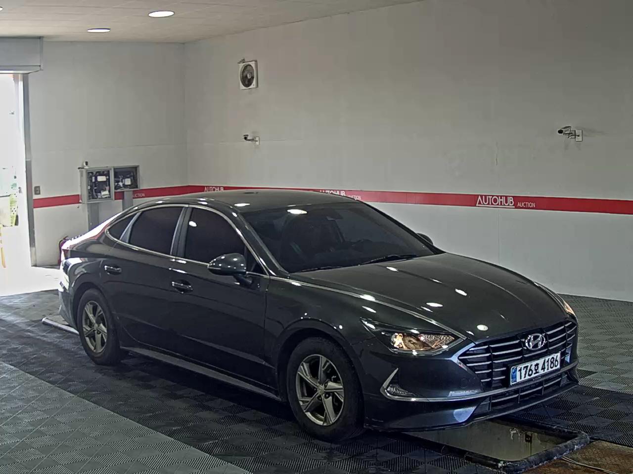 Hyundai Sonata 2021 - Image 2
