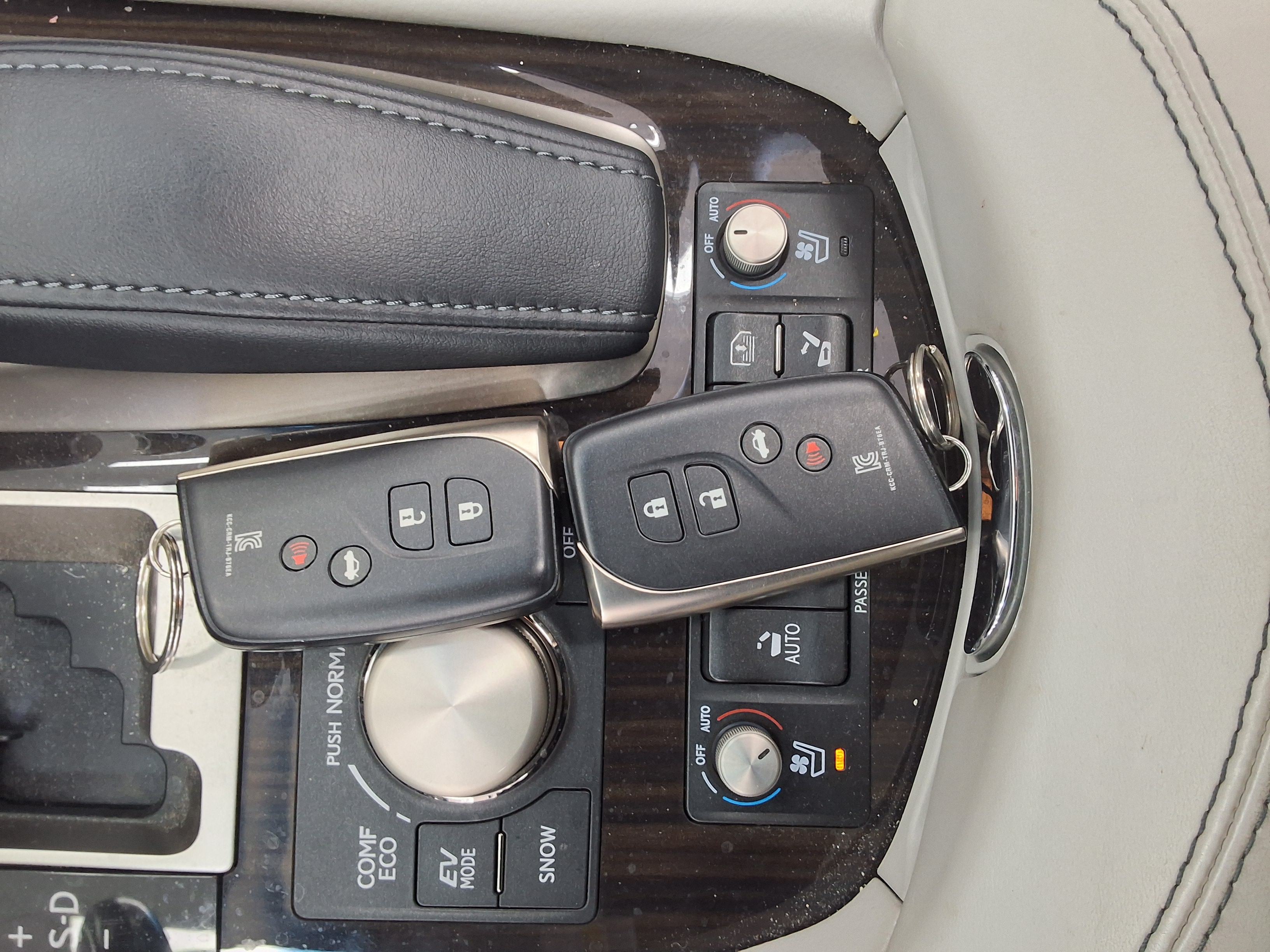 LEXUS LS - 19