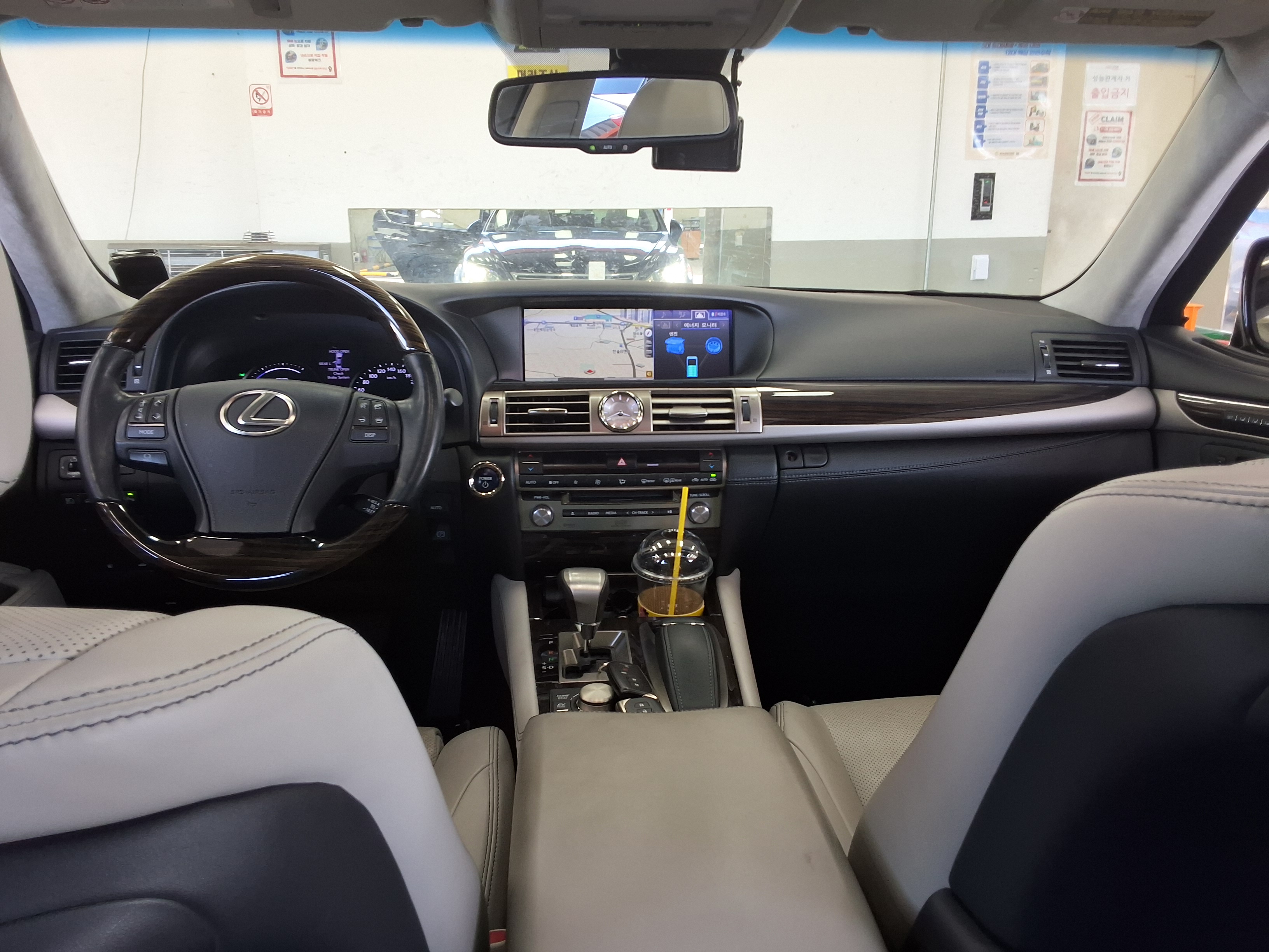 LEXUS LS - 10