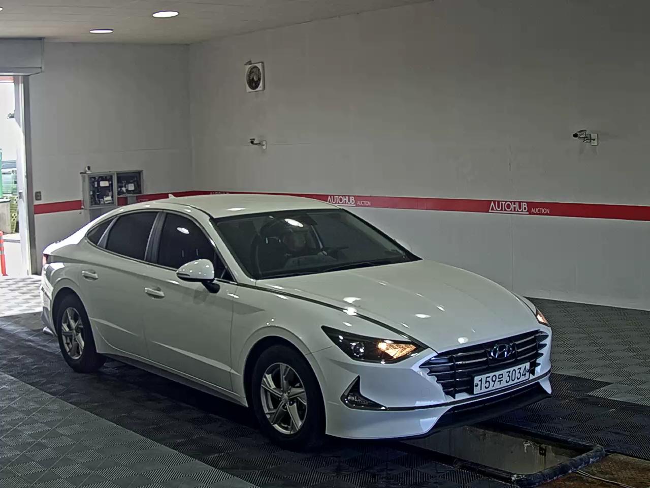 Hyundai Sonata 2020 - Image 2