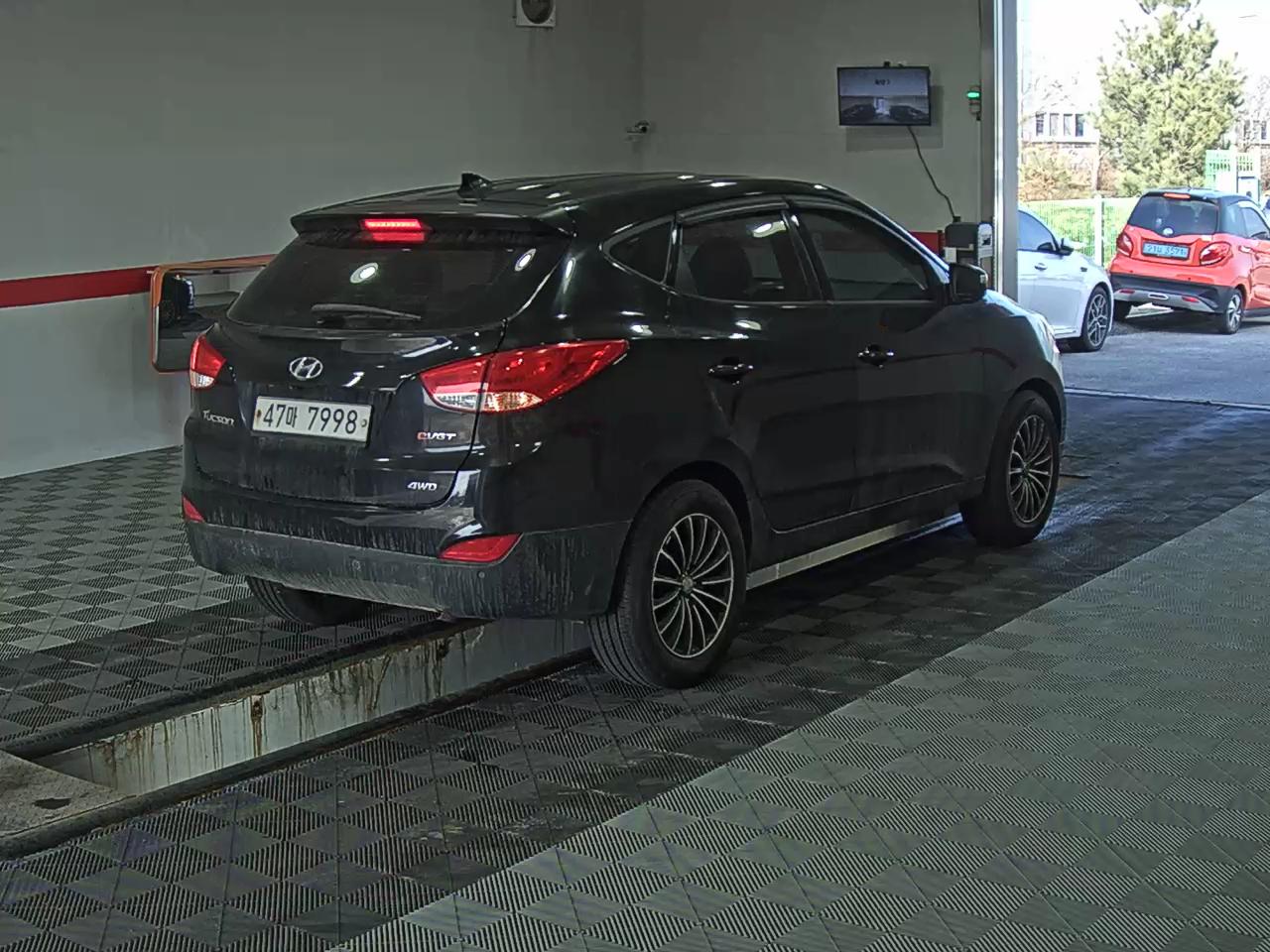 BMW iX - 4