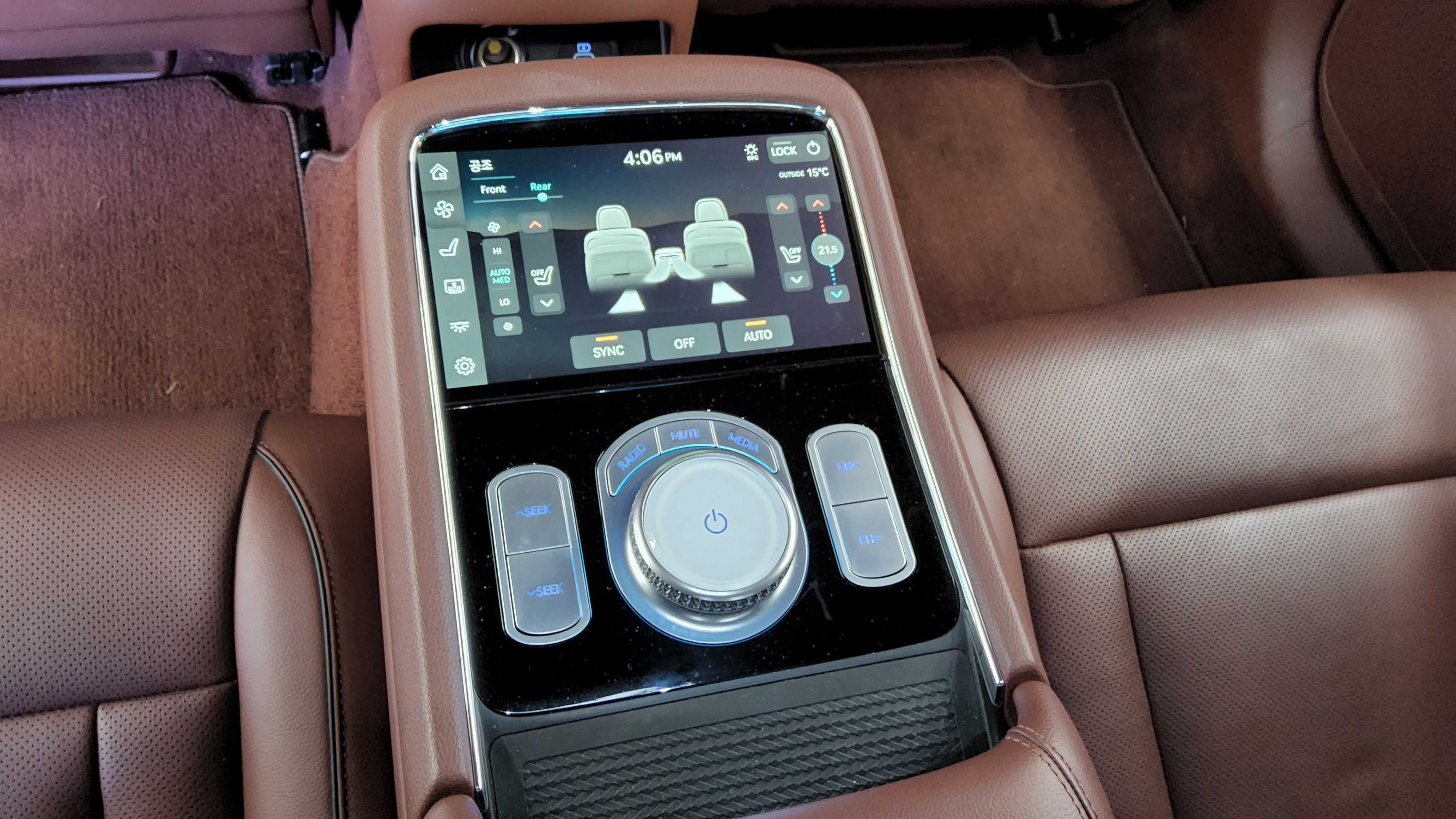 هيونداي جينيسيس 2022 - صورة 18