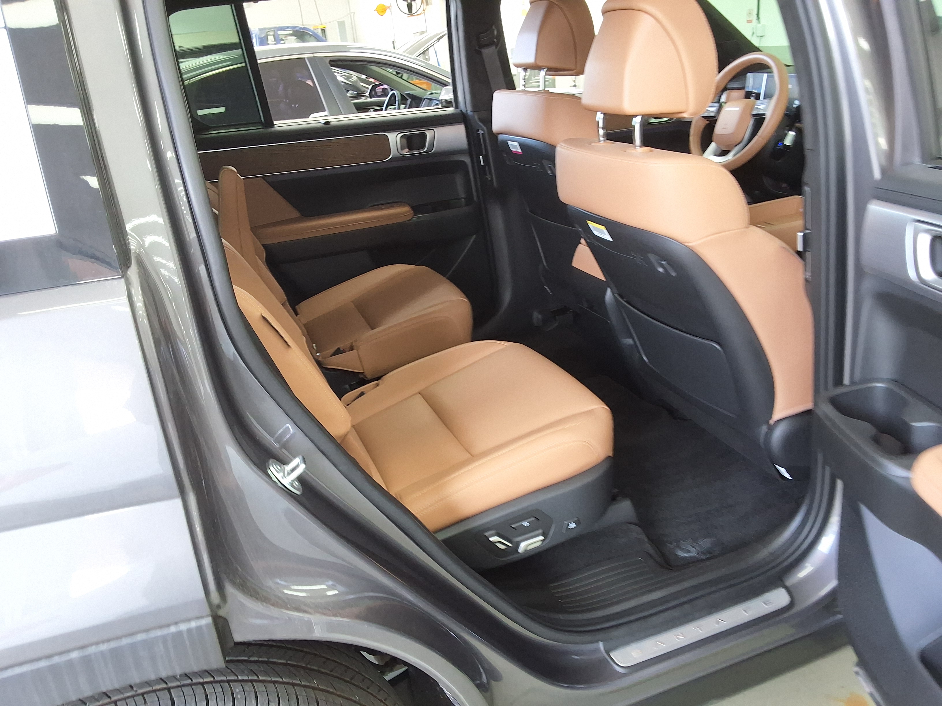 Hyundai Santa Fe 2025 - Image 12
