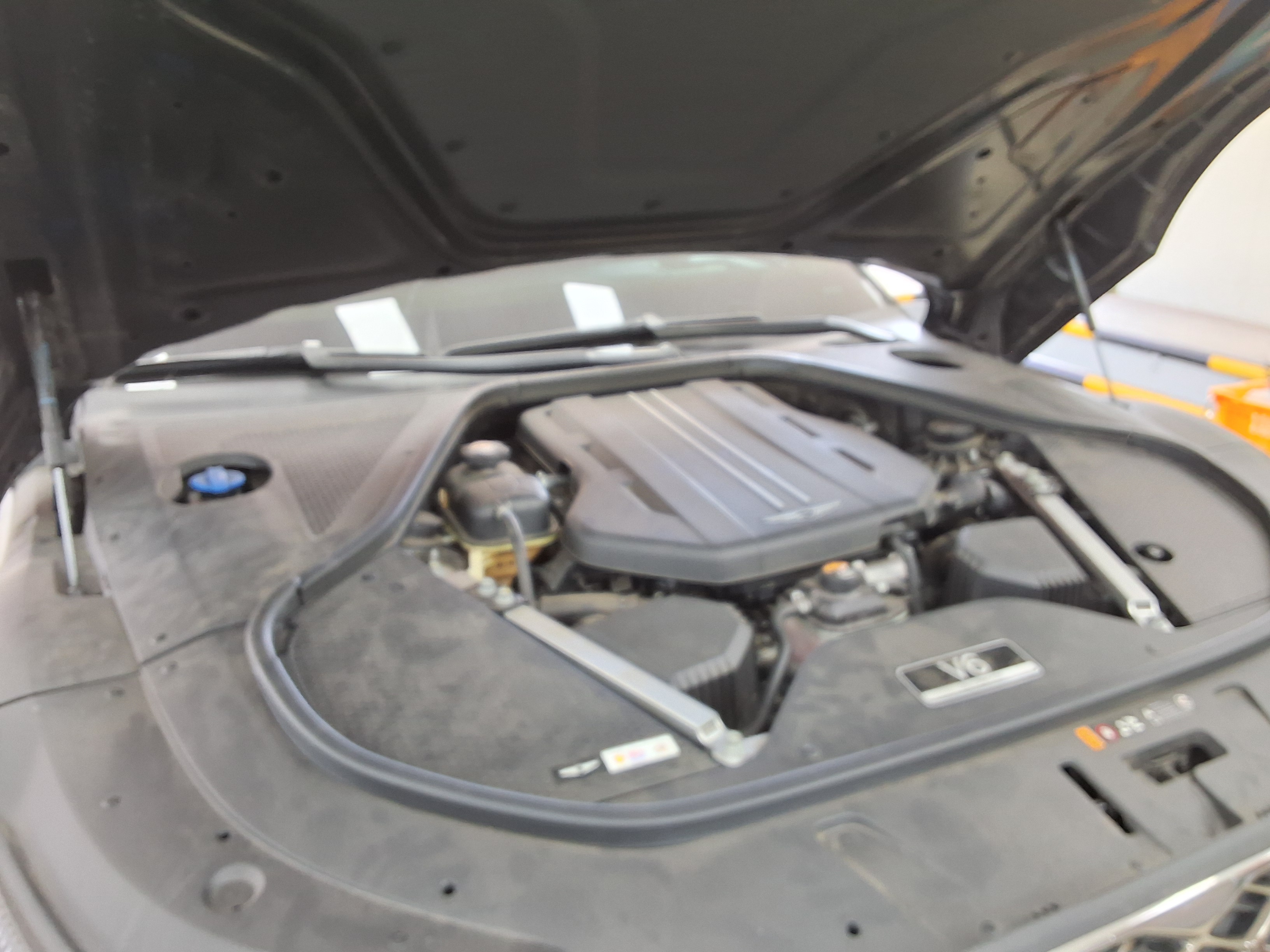 Hyundai Genesis 2023 - Image 18
