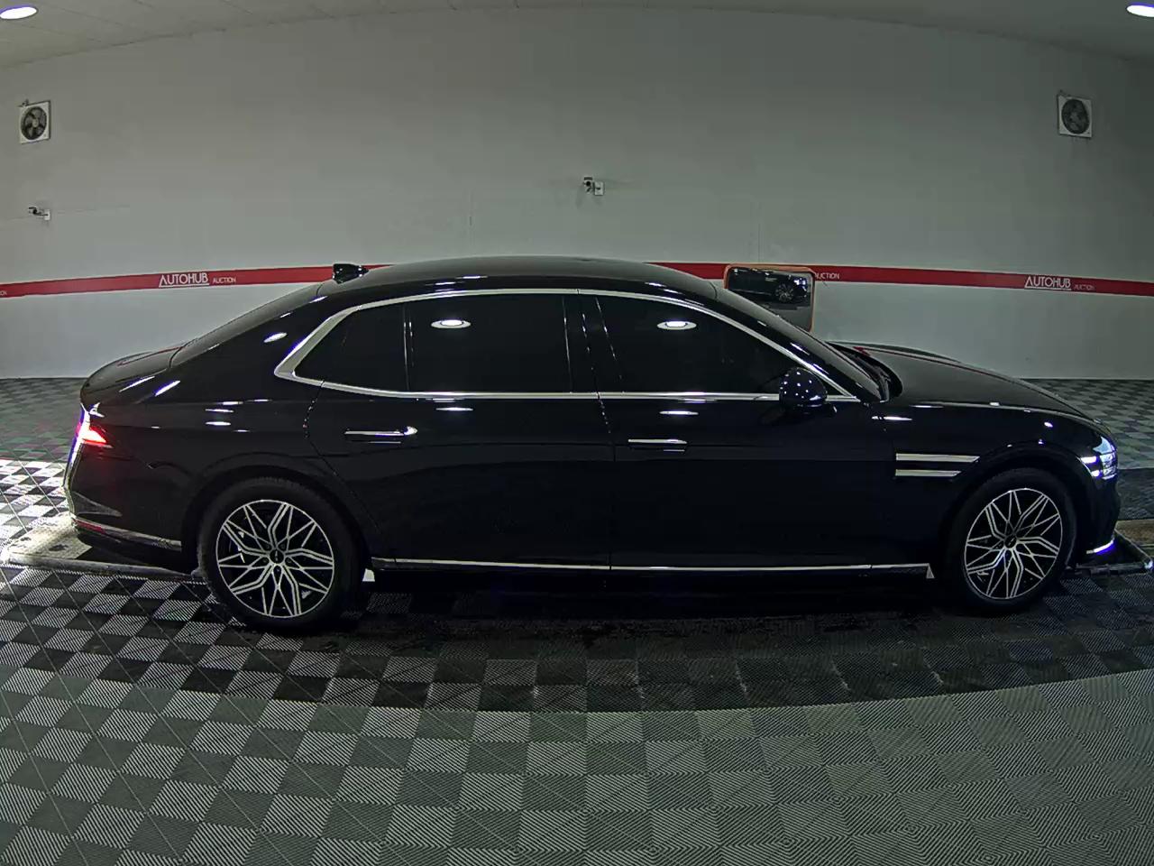 Hyundai Genesis 2023 - Image 3