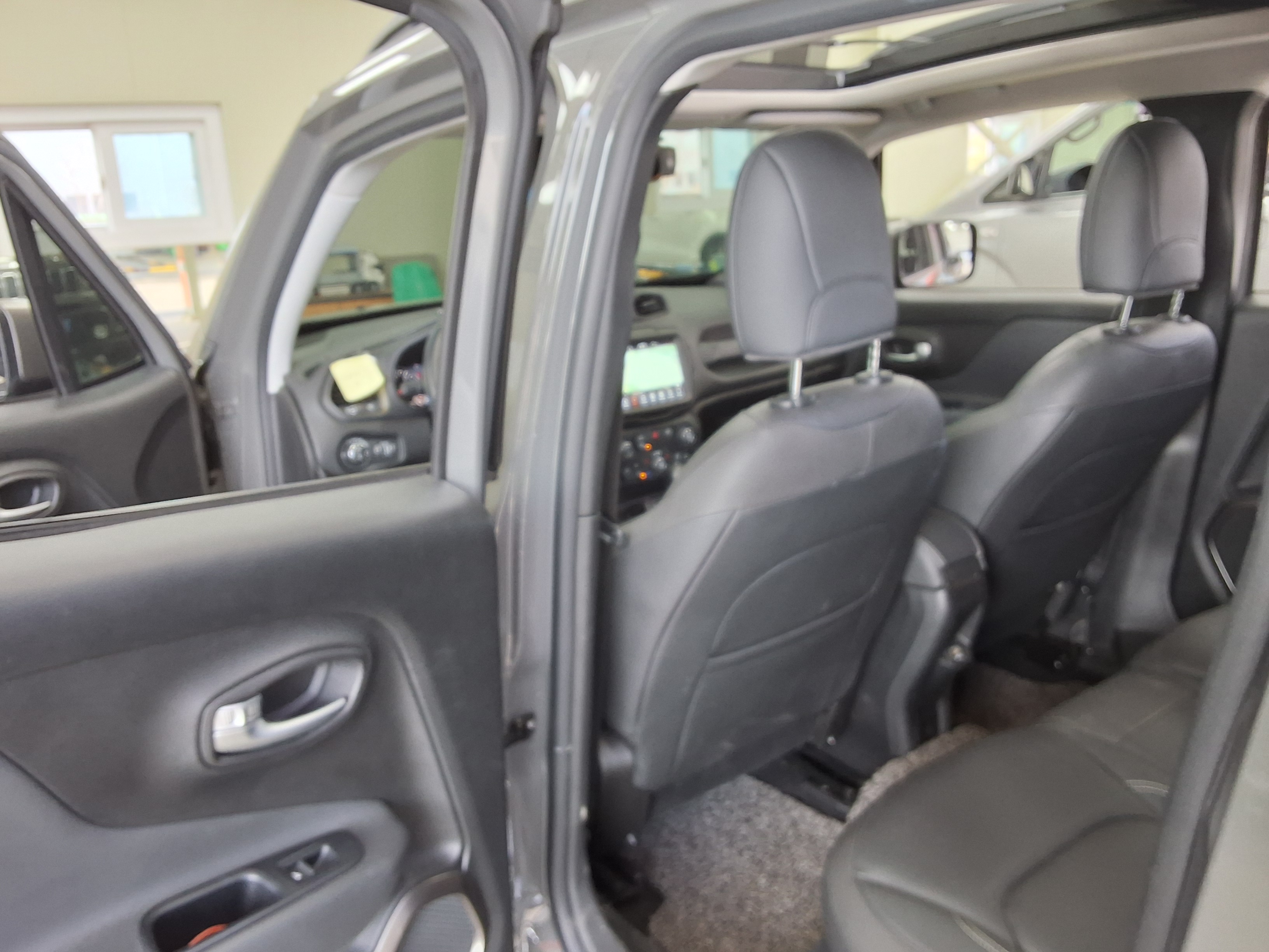 Jeep Renegade - 11