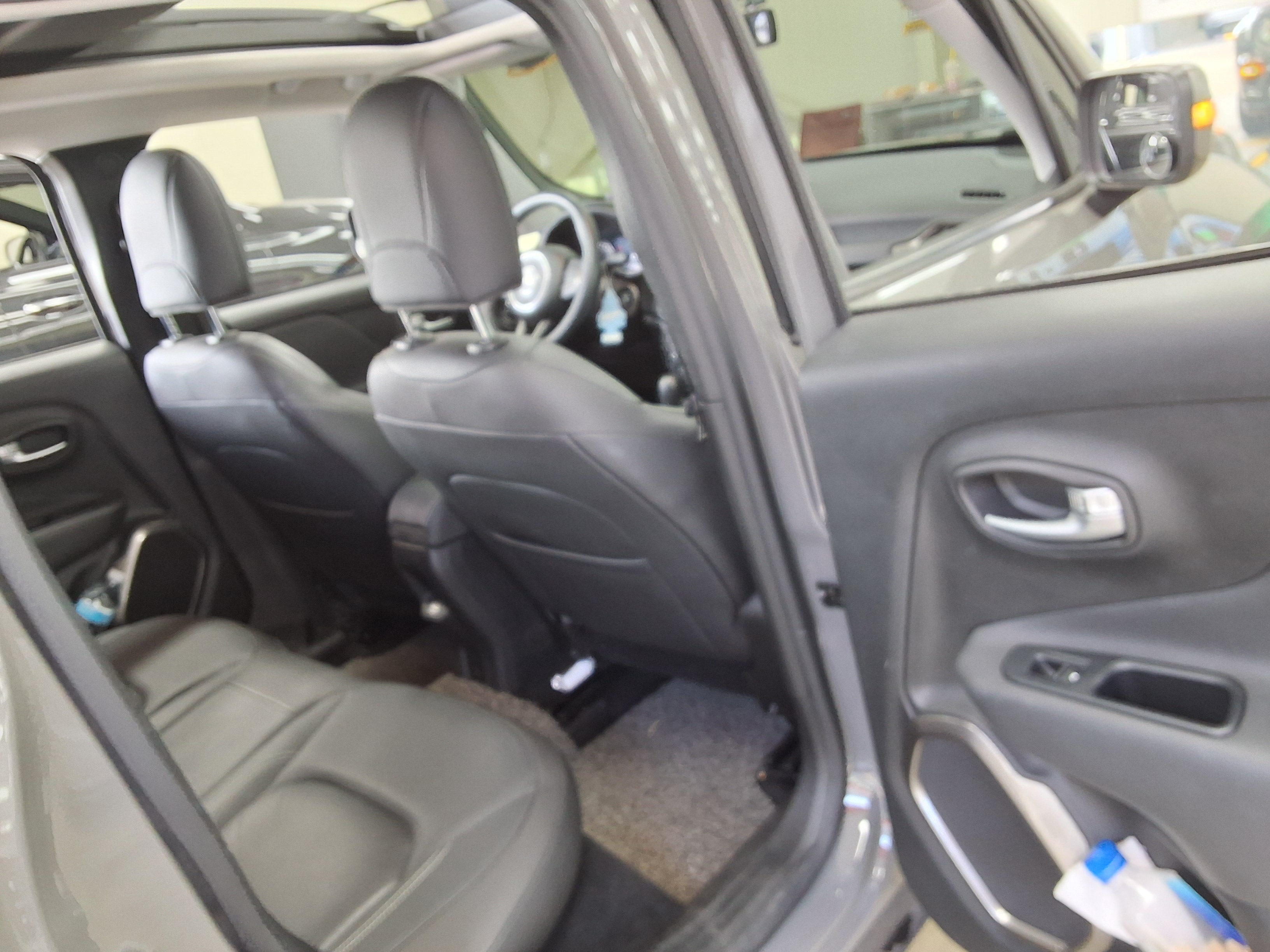 Jeep Renegade - 12