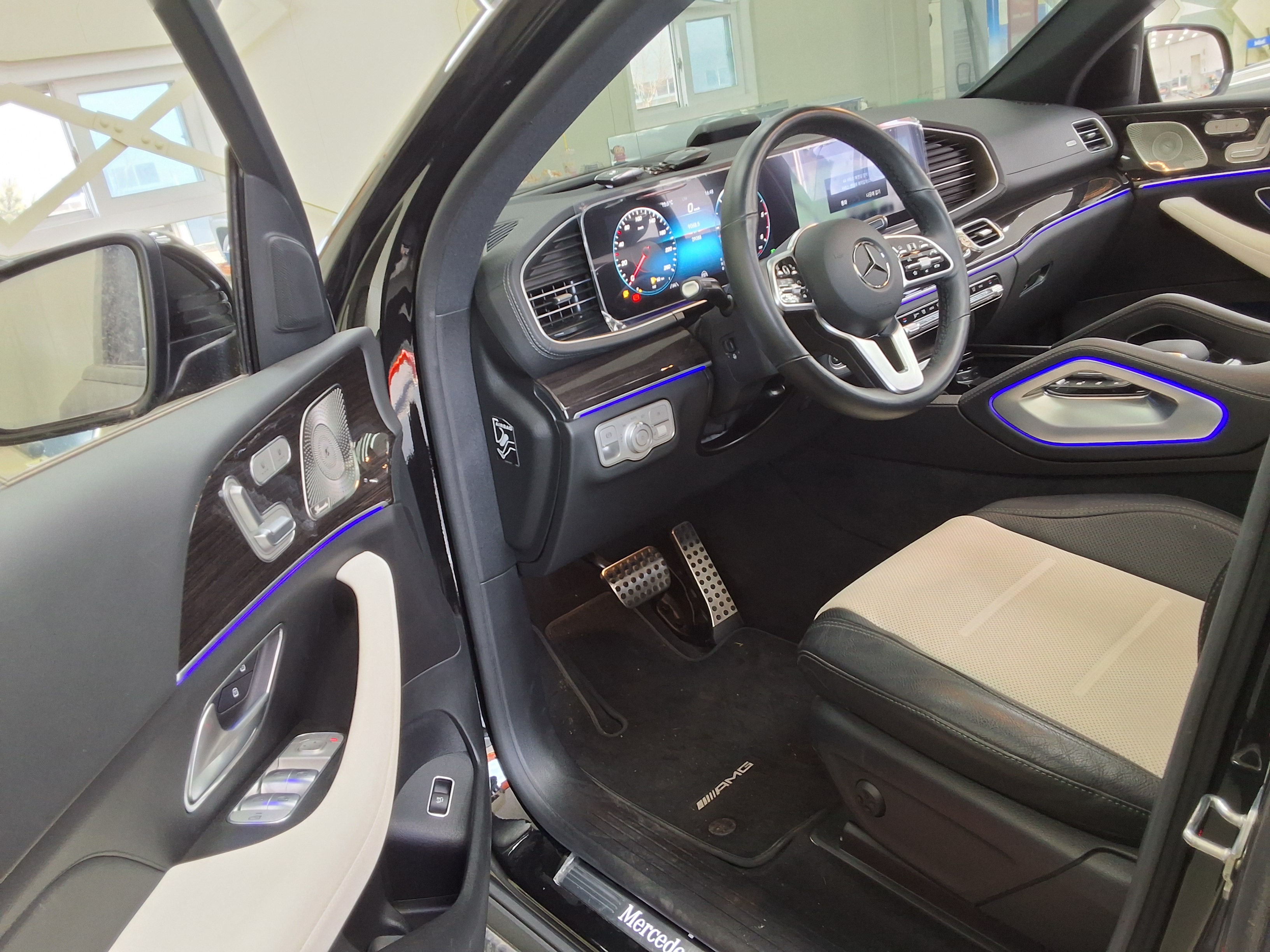 مرسيدس بنز GLE 2022 - صورة 9