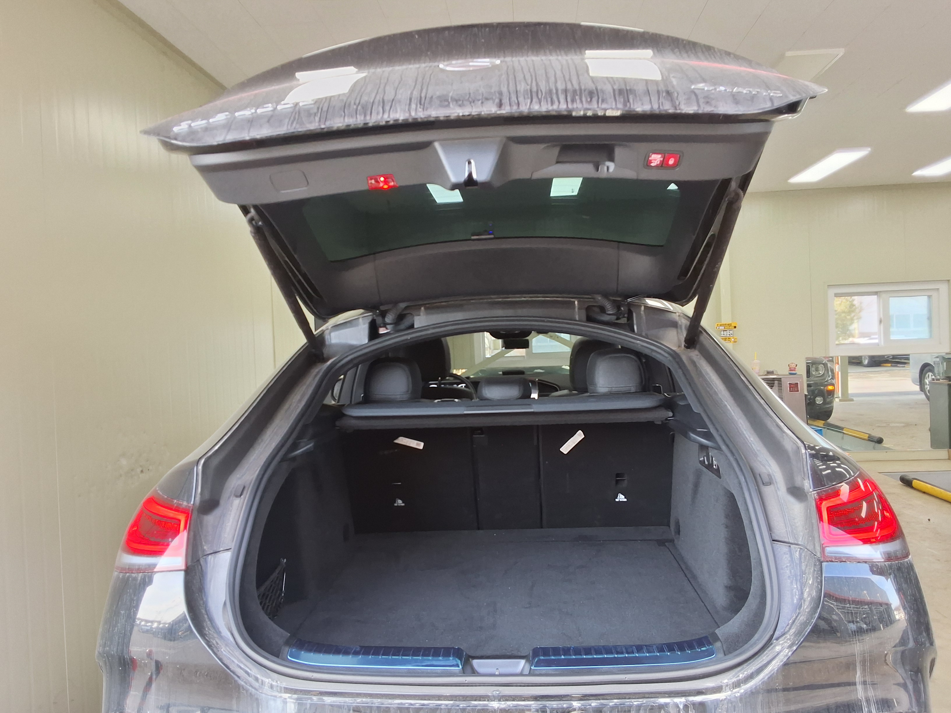 مرسيدس بنز GLE 2022 - صورة 14