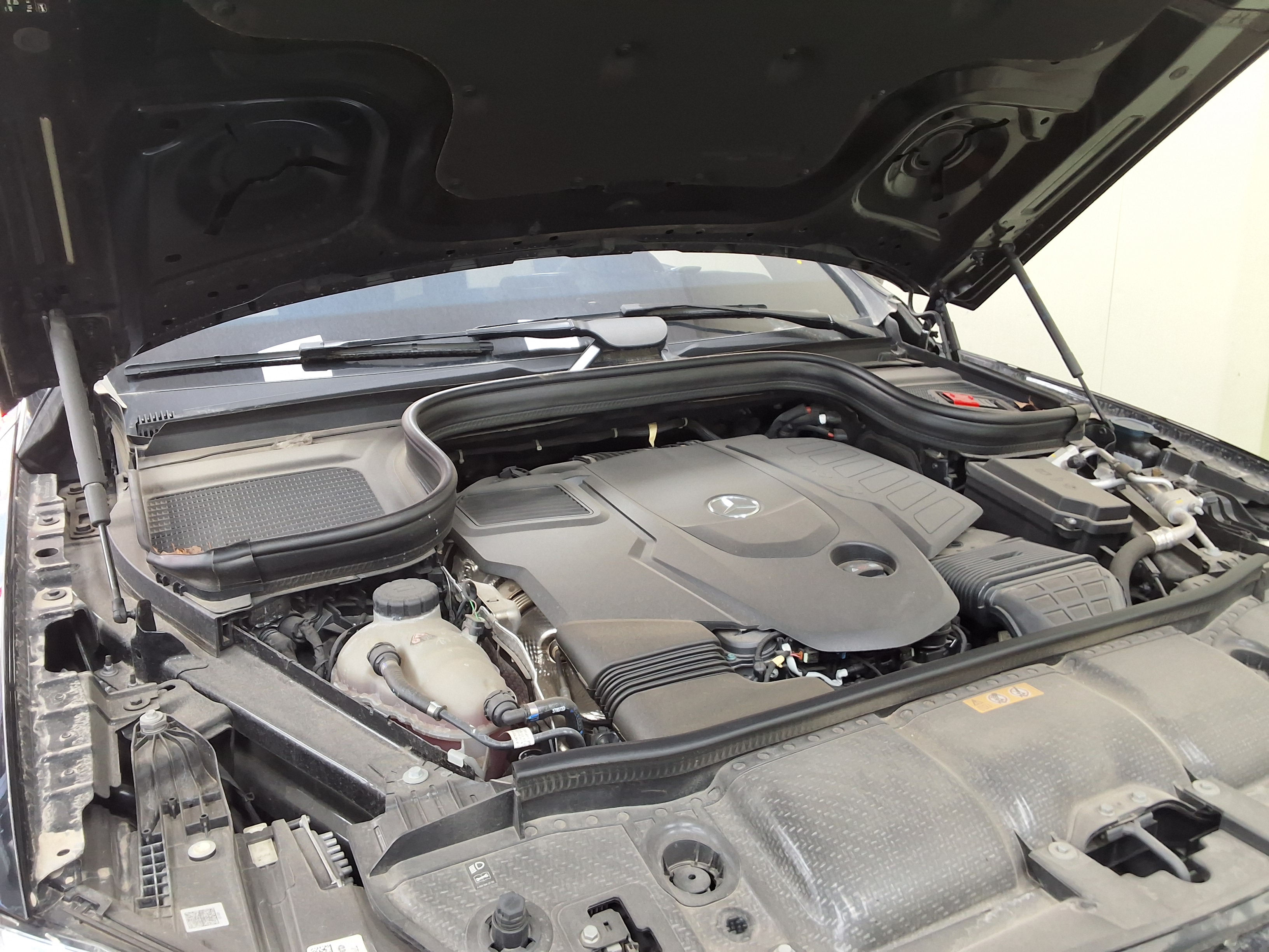 مرسيدس بنز GLE 2022 - صورة 18