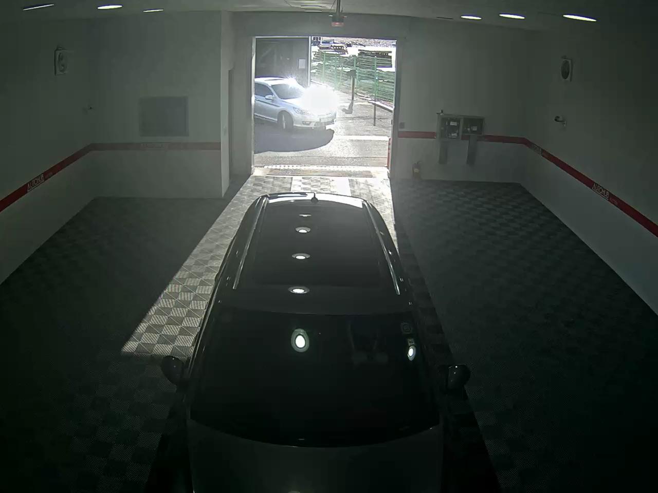 Volkswagen Tiguan - 6