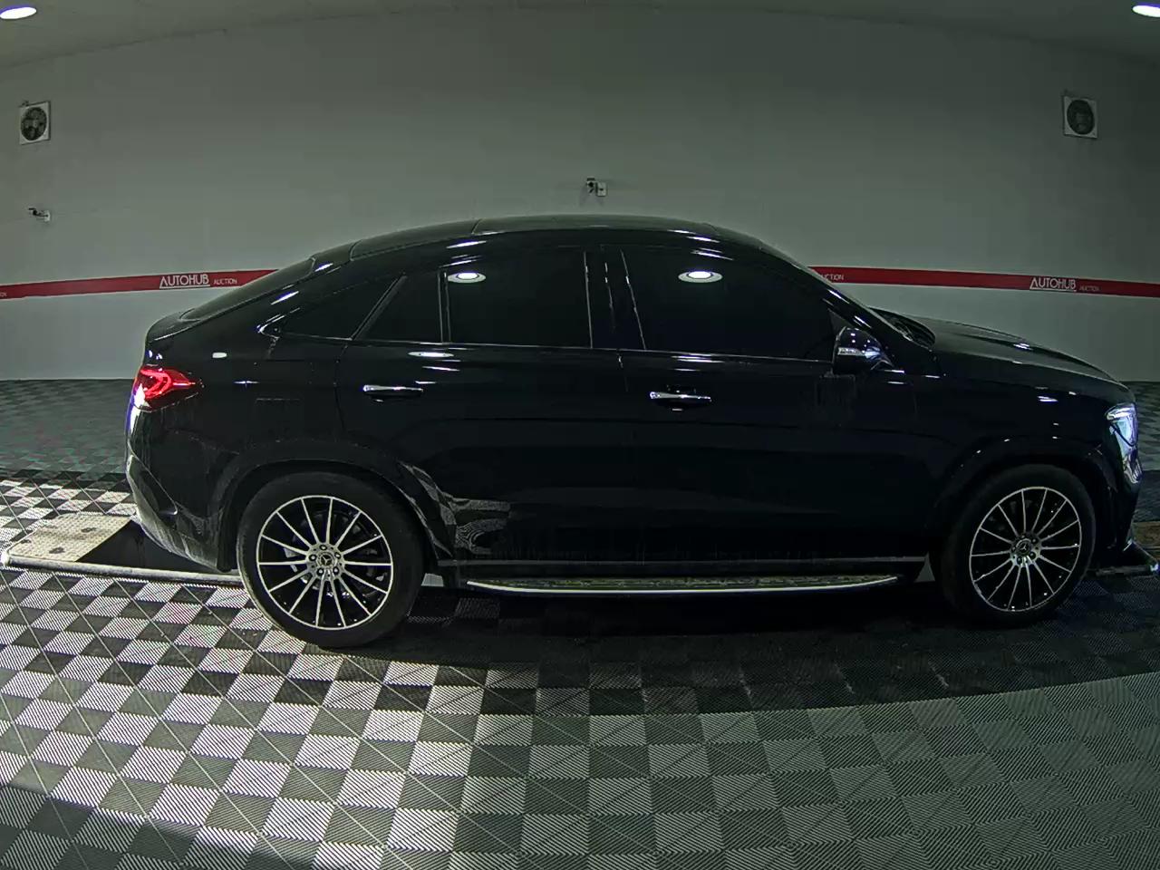 مرسيدس بنز GLE 2022 - صورة 3