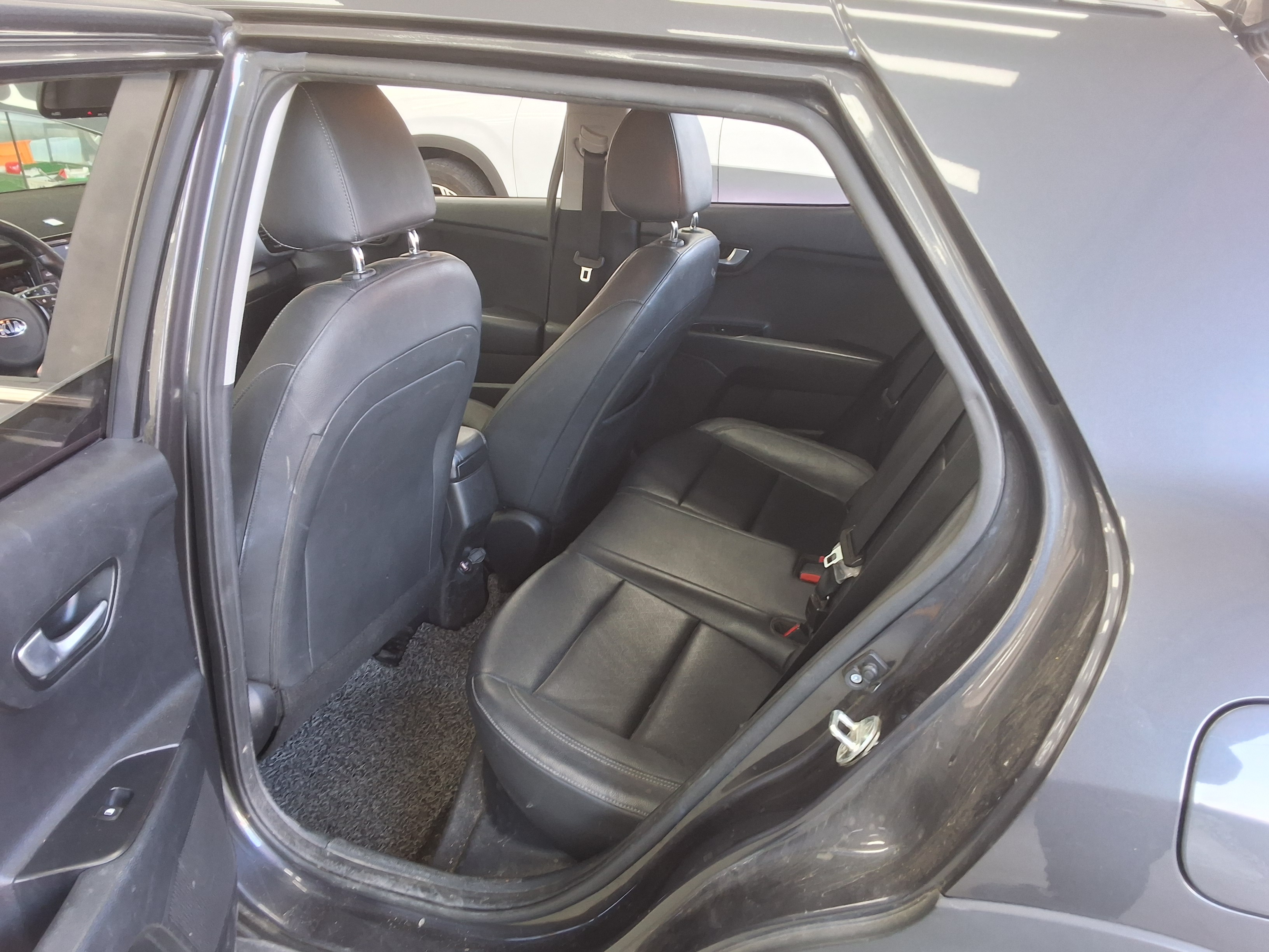 Kia Stonic 2018 - Image 11