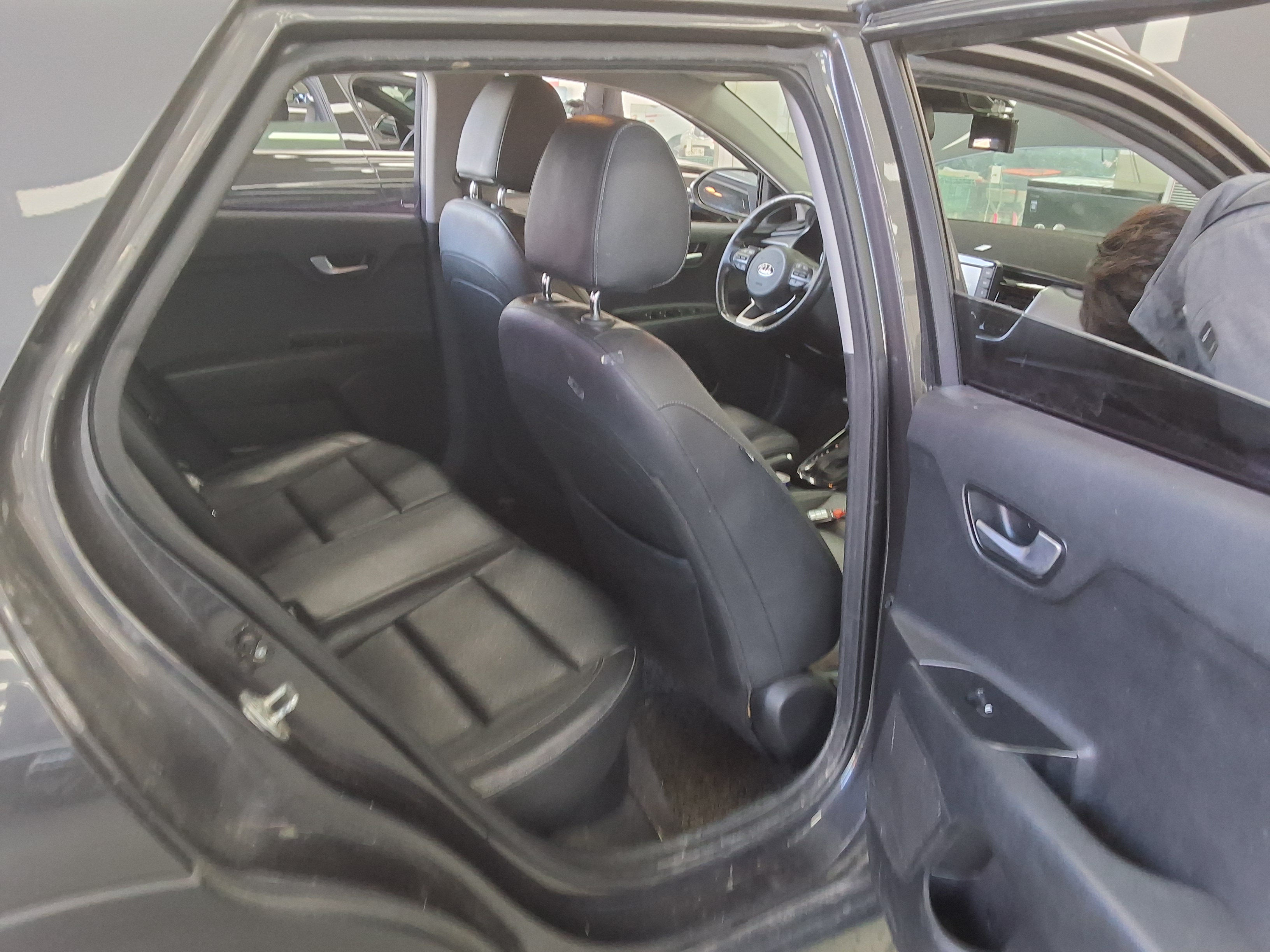 Kia Stonic 2018 - Image 12