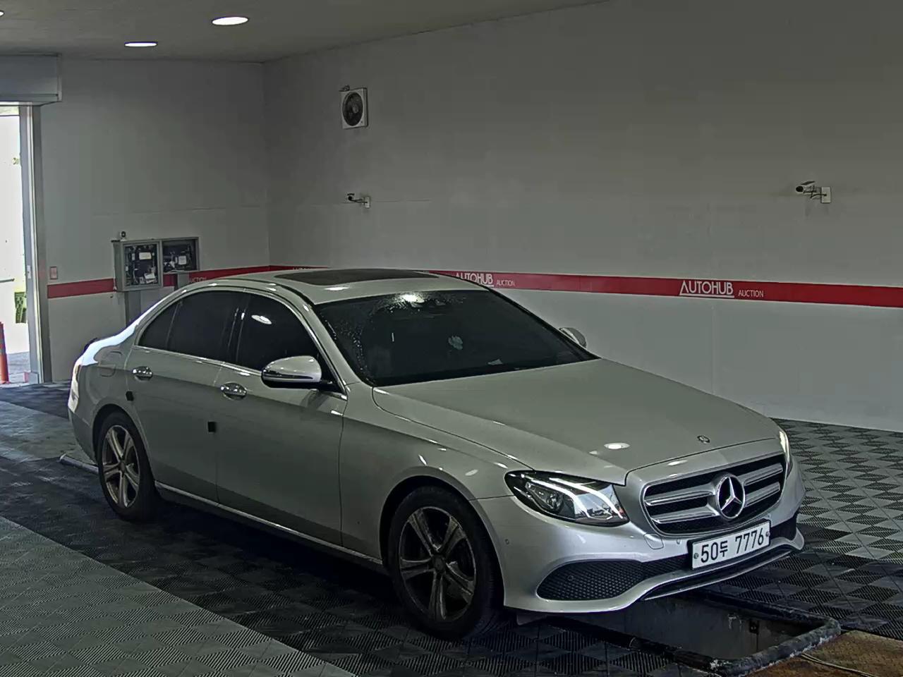 메르세데스-벤츠 E-클래스 2017 - 이미지 2