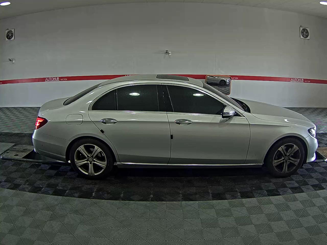 메르세데스-벤츠 E-클래스 2017 - 이미지 3