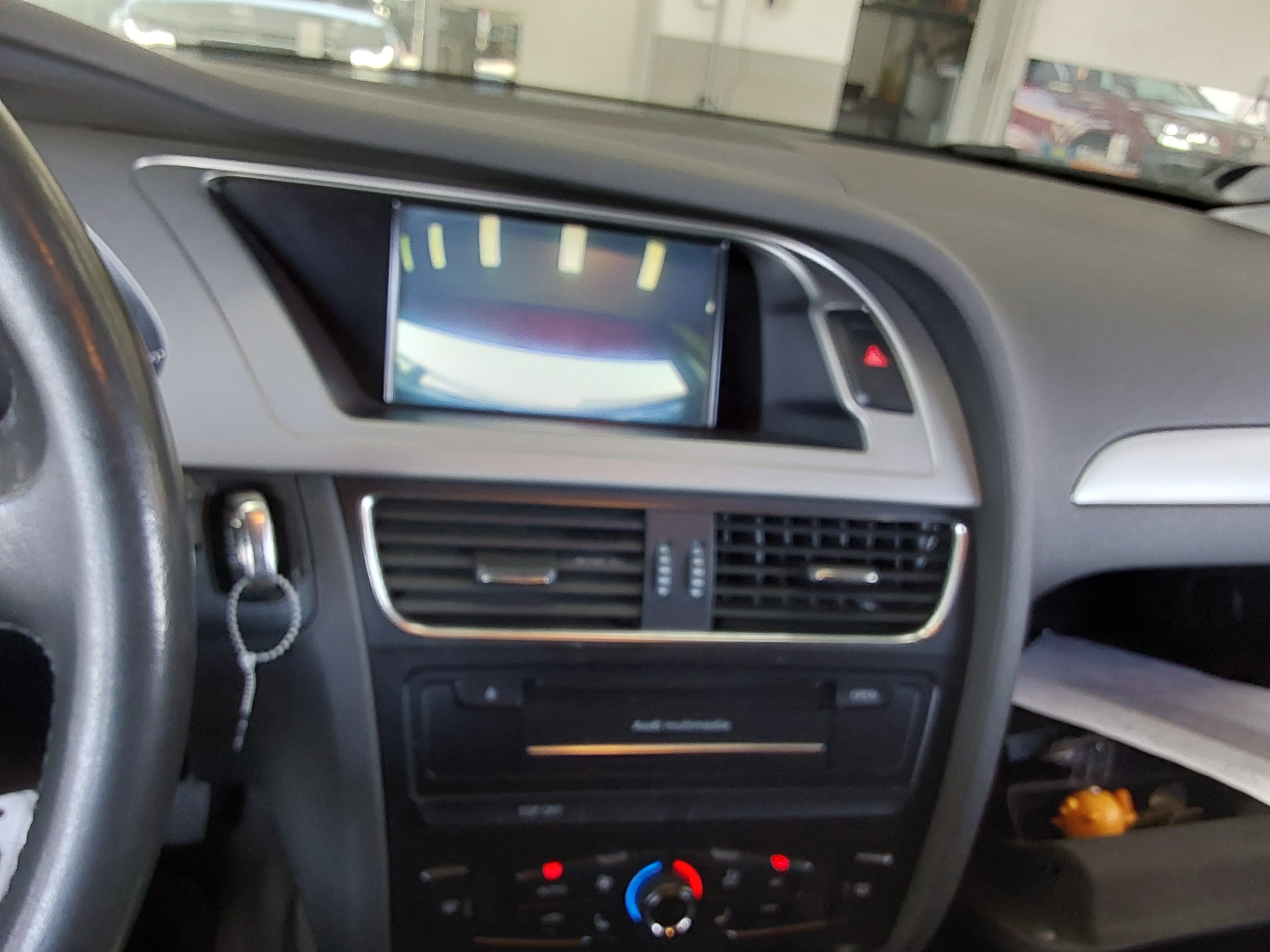 Audi A4 2010 - Image 17