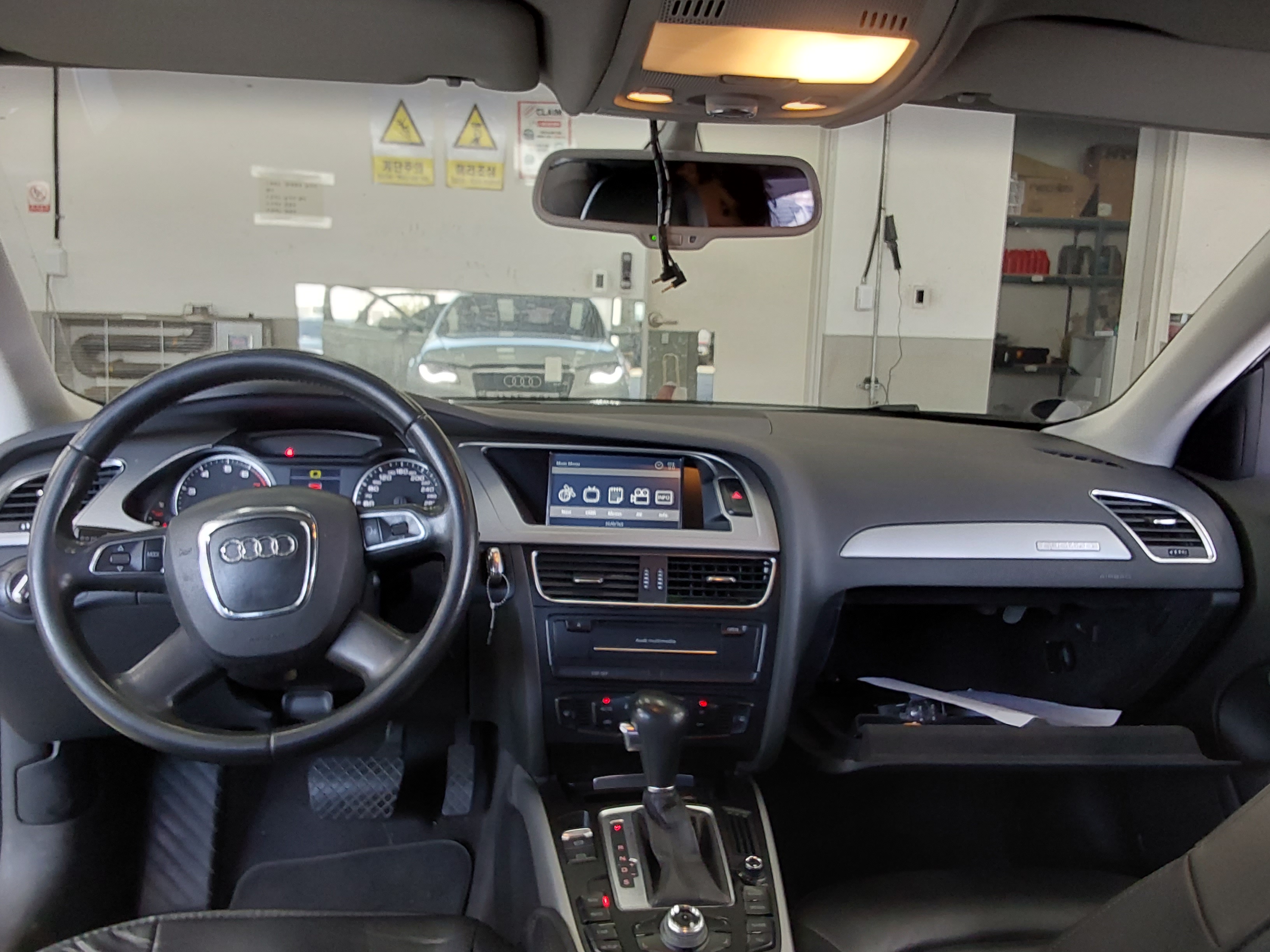 Audi A4 2010 - Image 10