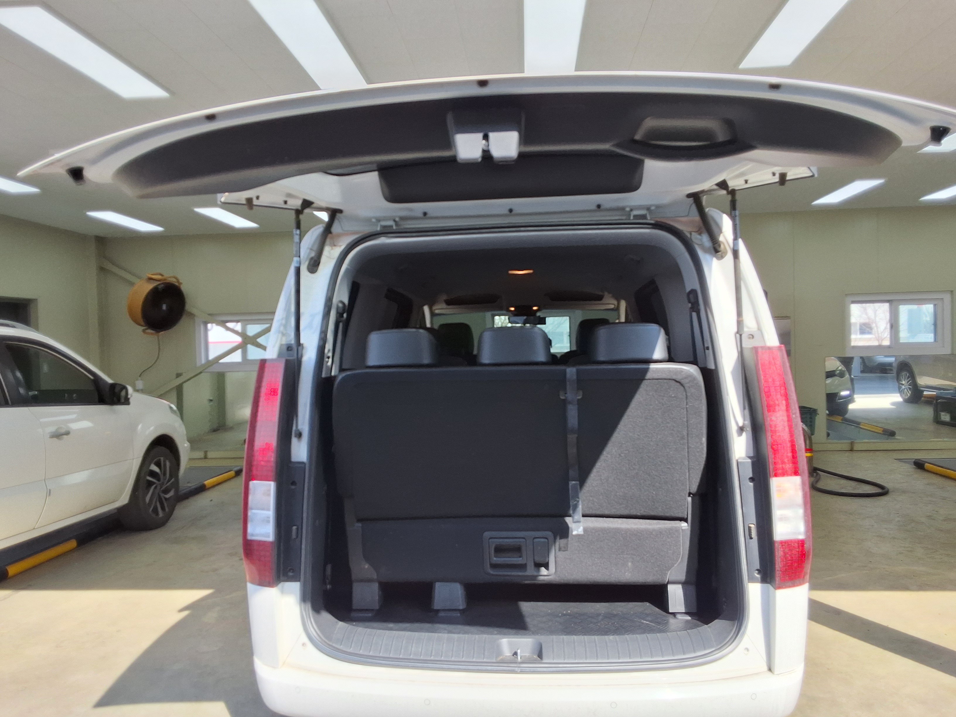 Hyundai Staria 2023 - Image 14