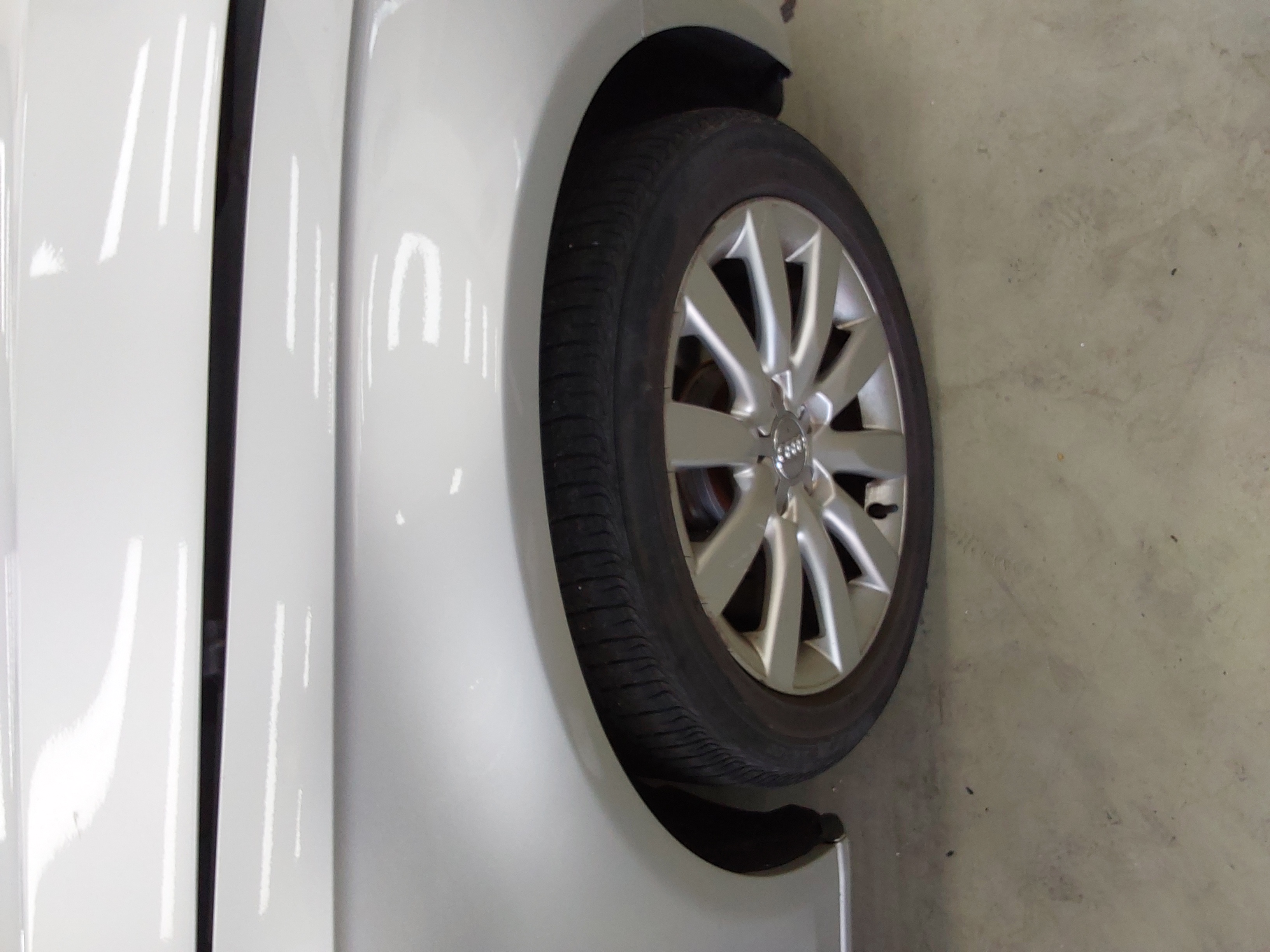 Audi A4 2010 - Image 21