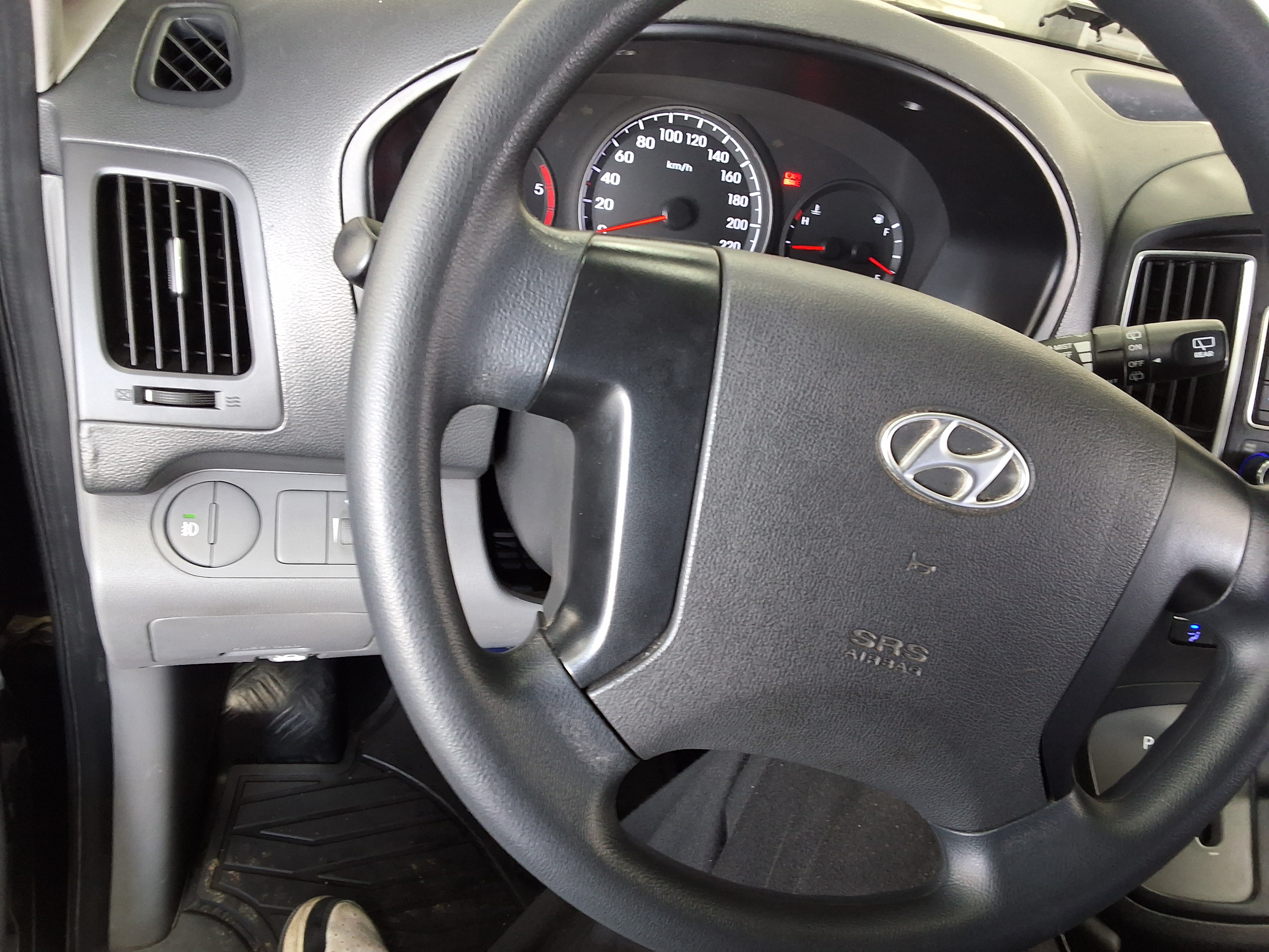2016 - hyundai grand starex