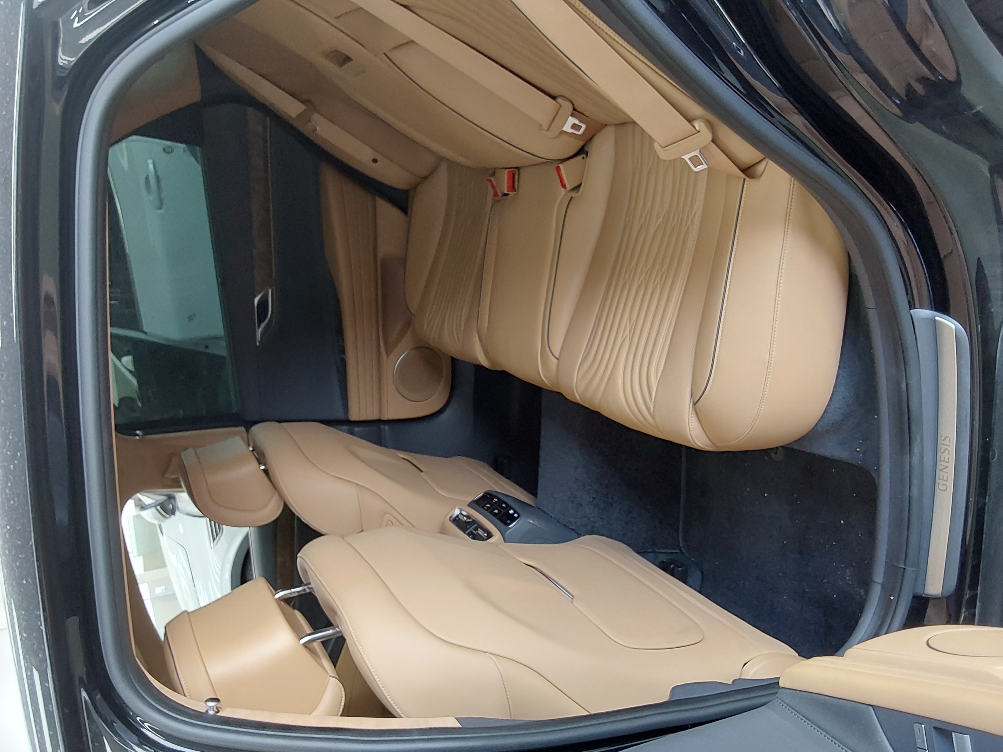 Hyundai Genesis 2022 - Image 11