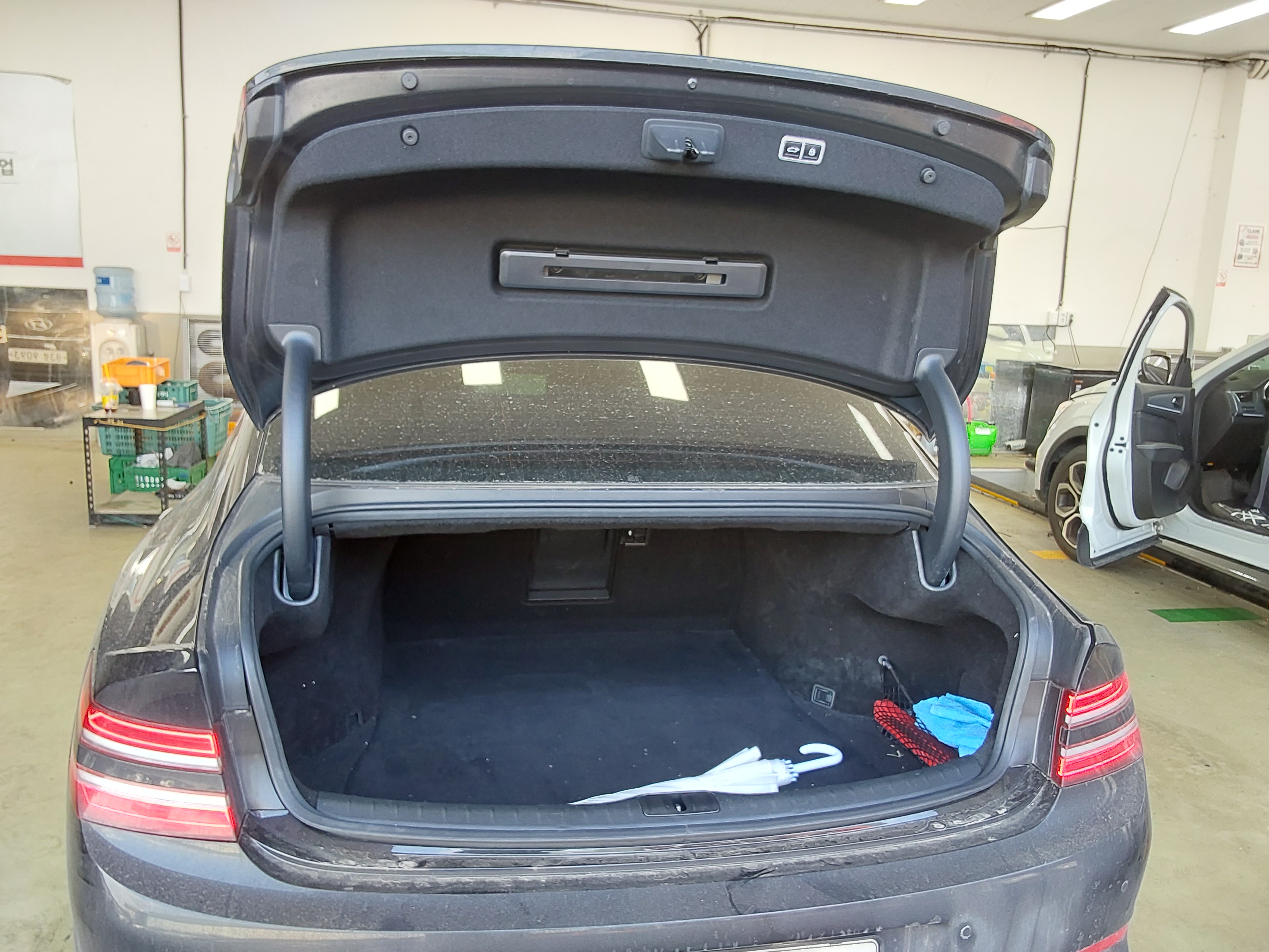 Hyundai Genesis 2022 - Image 14