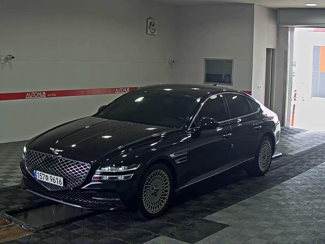 GENESIS G80 BASE MODEL