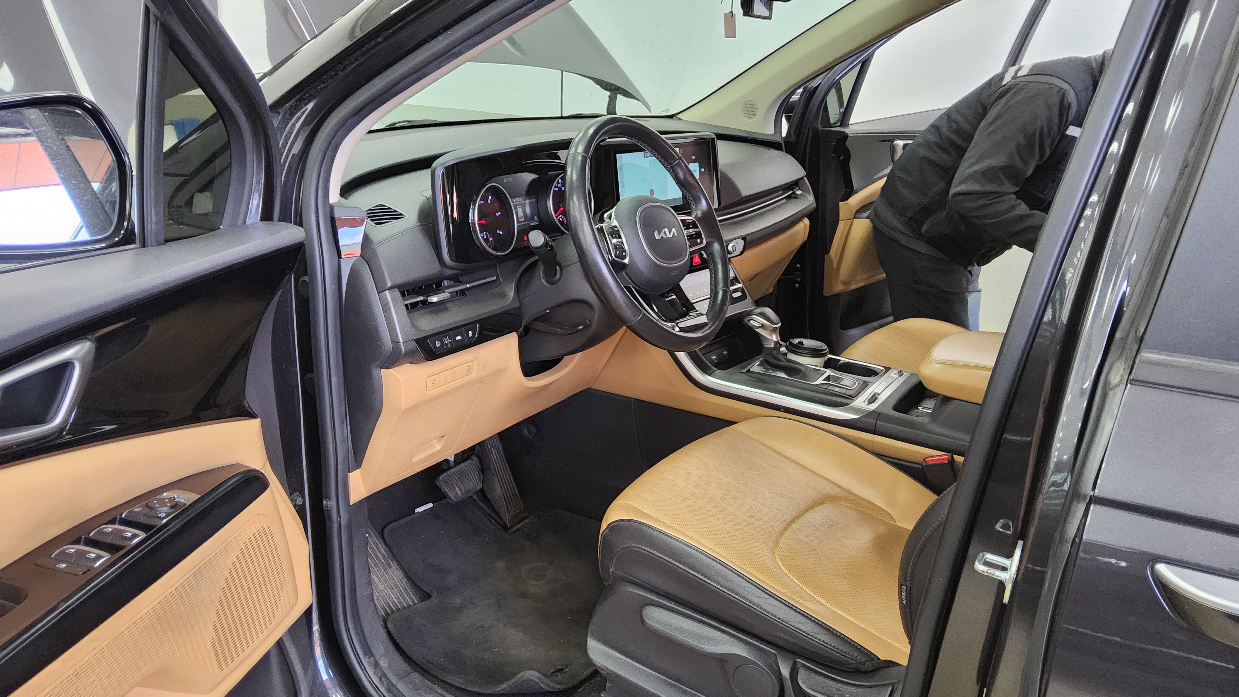2022 - kia carnival