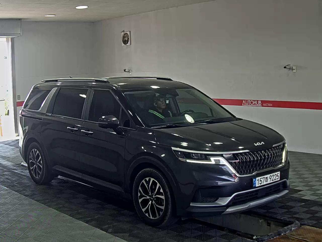 2022 - kia carnival