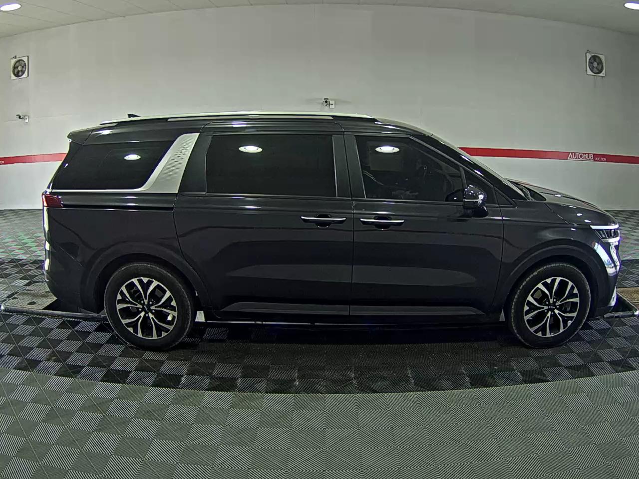 2022 - kia carnival