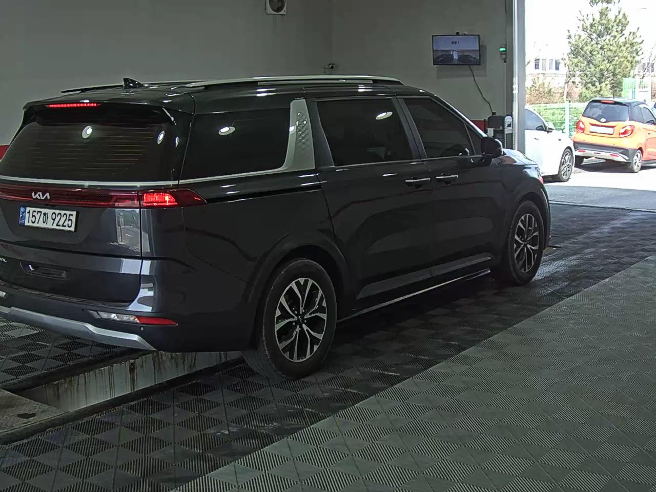 2022 - kia carnival