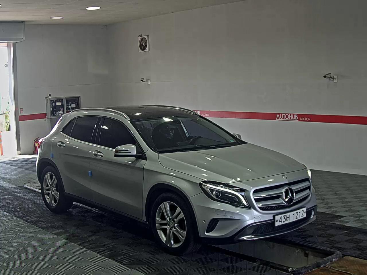 Mercedes-Benz GLA-Class - 2