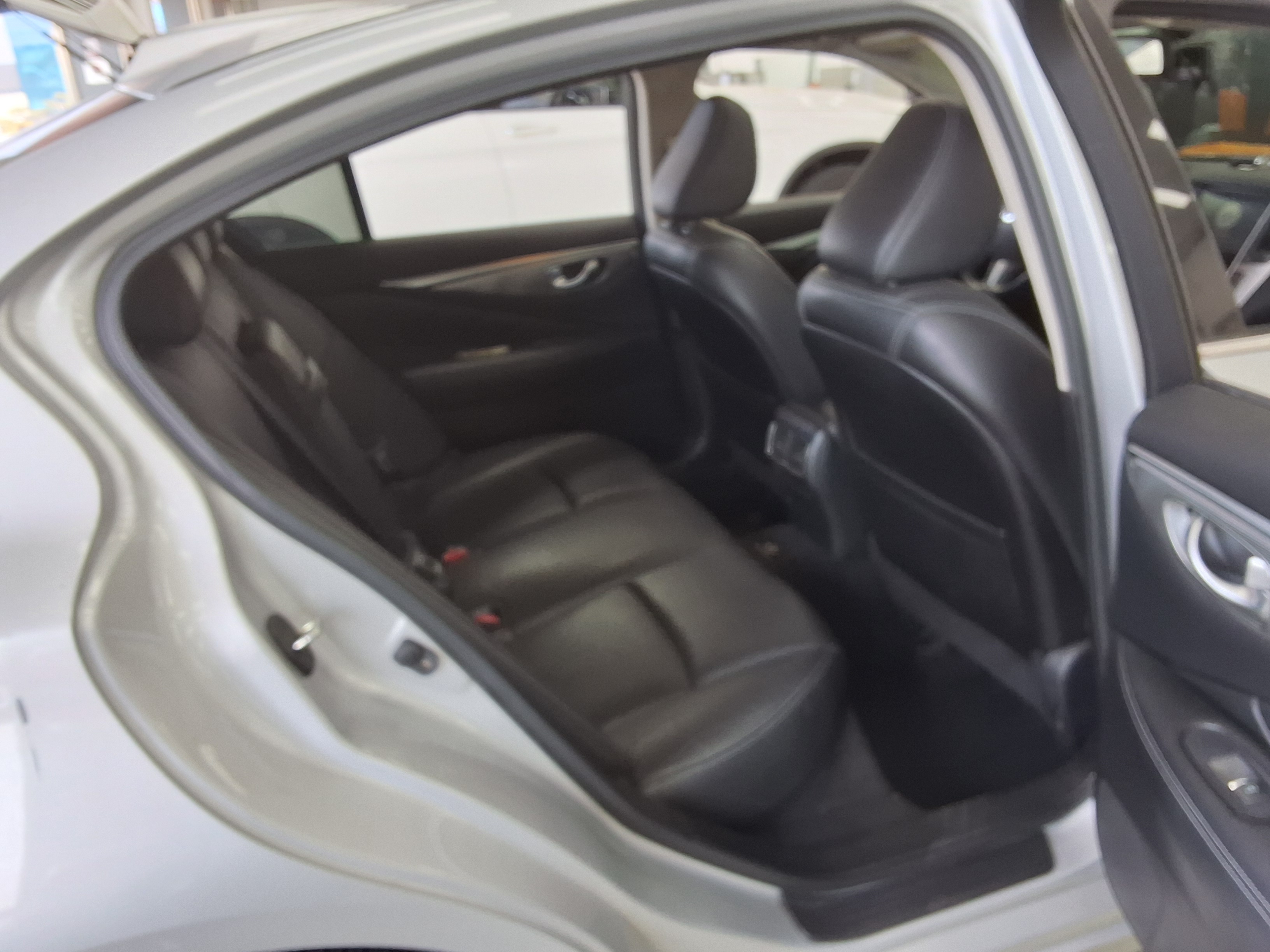 Infiniti Q50 - 12