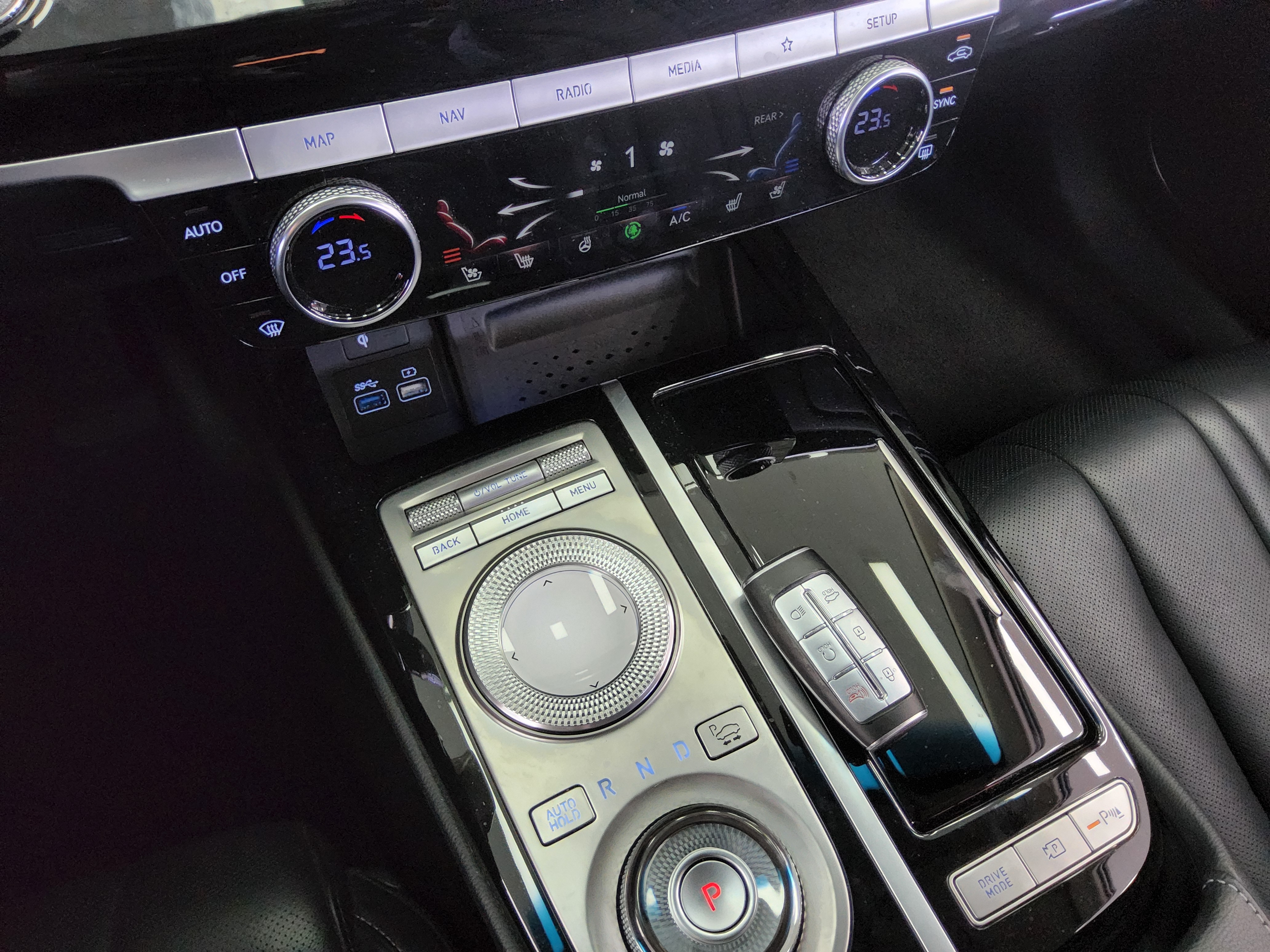 Hyundai Genesis 2021 - Image 18