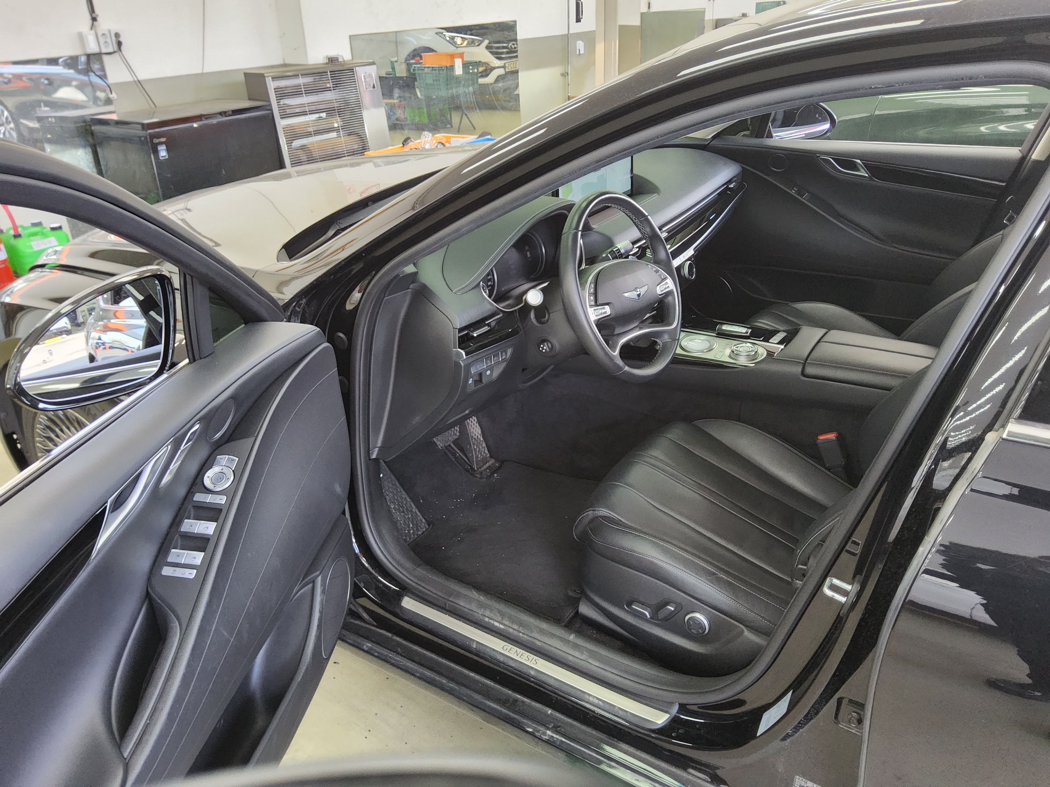 Hyundai Genesis 2021 - Image 9