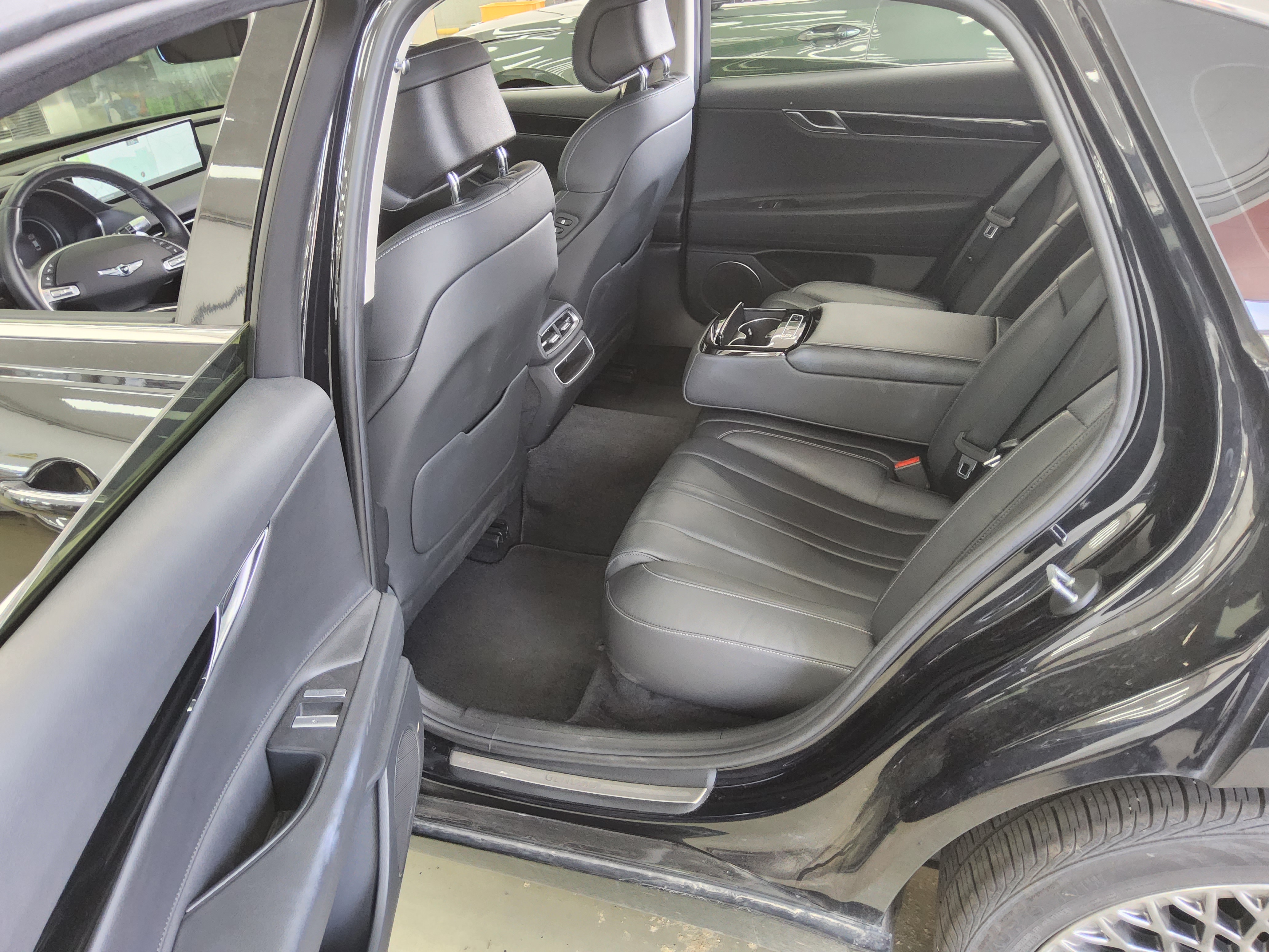 Hyundai Genesis 2021 - Image 11