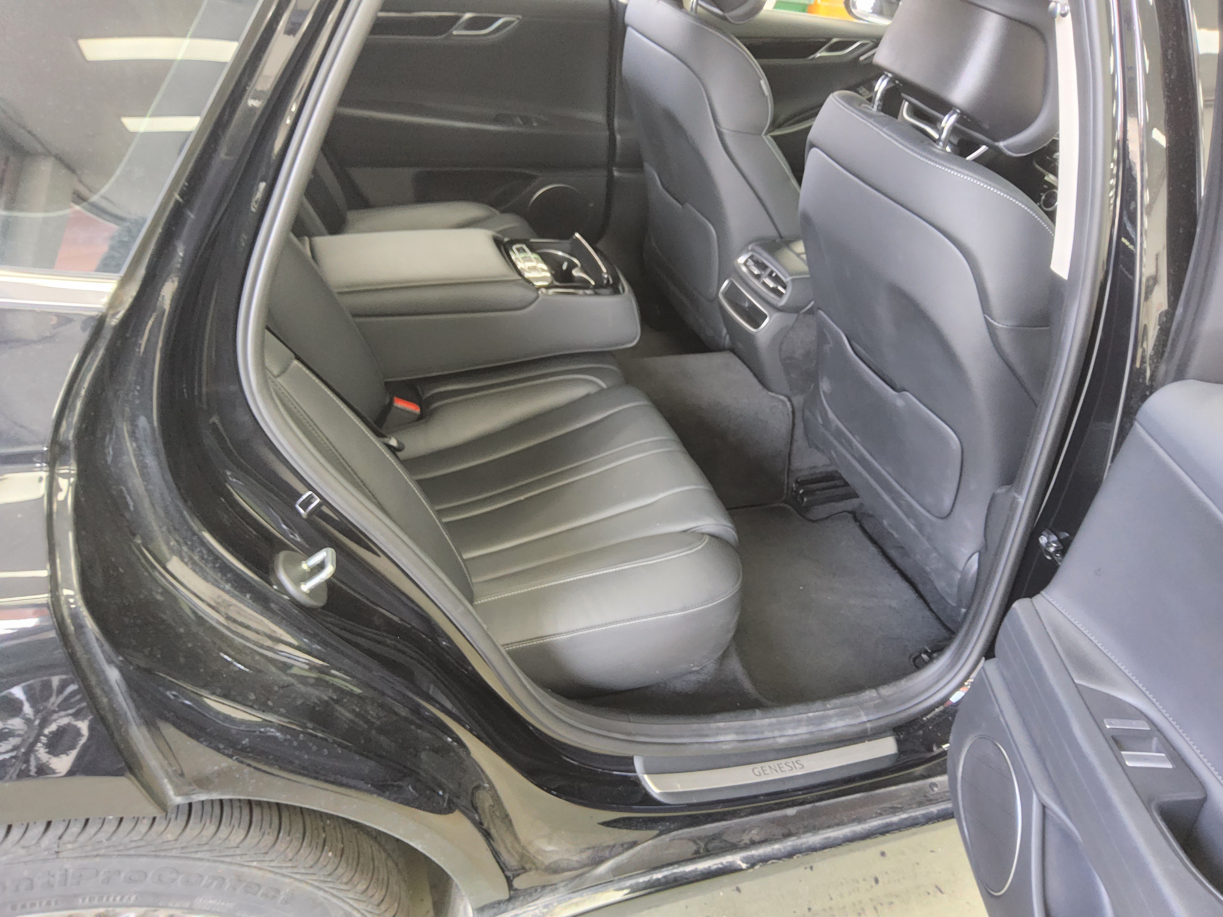 Hyundai Genesis 2021 - Image 12