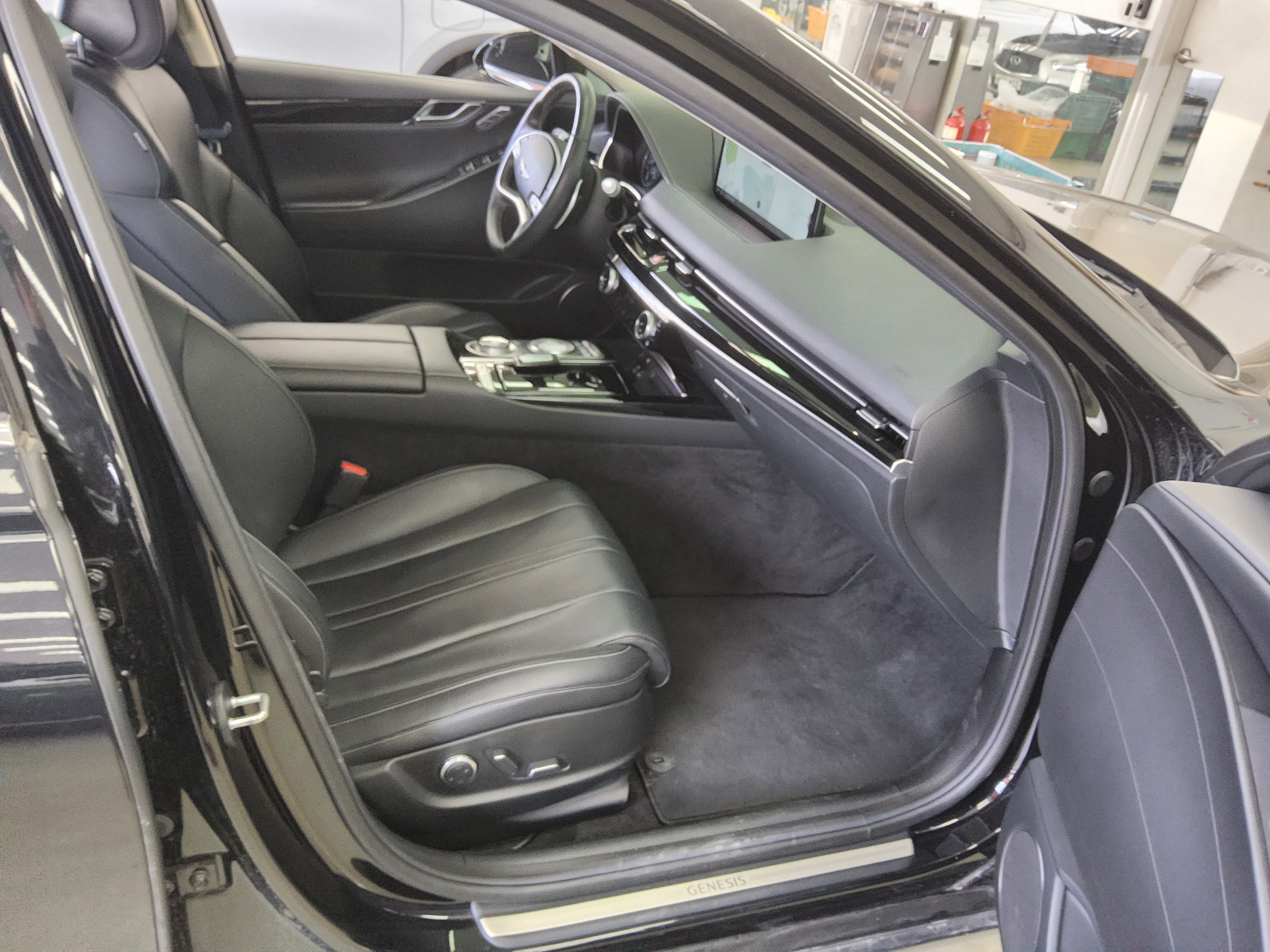 Hyundai Genesis 2021 - Image 13
