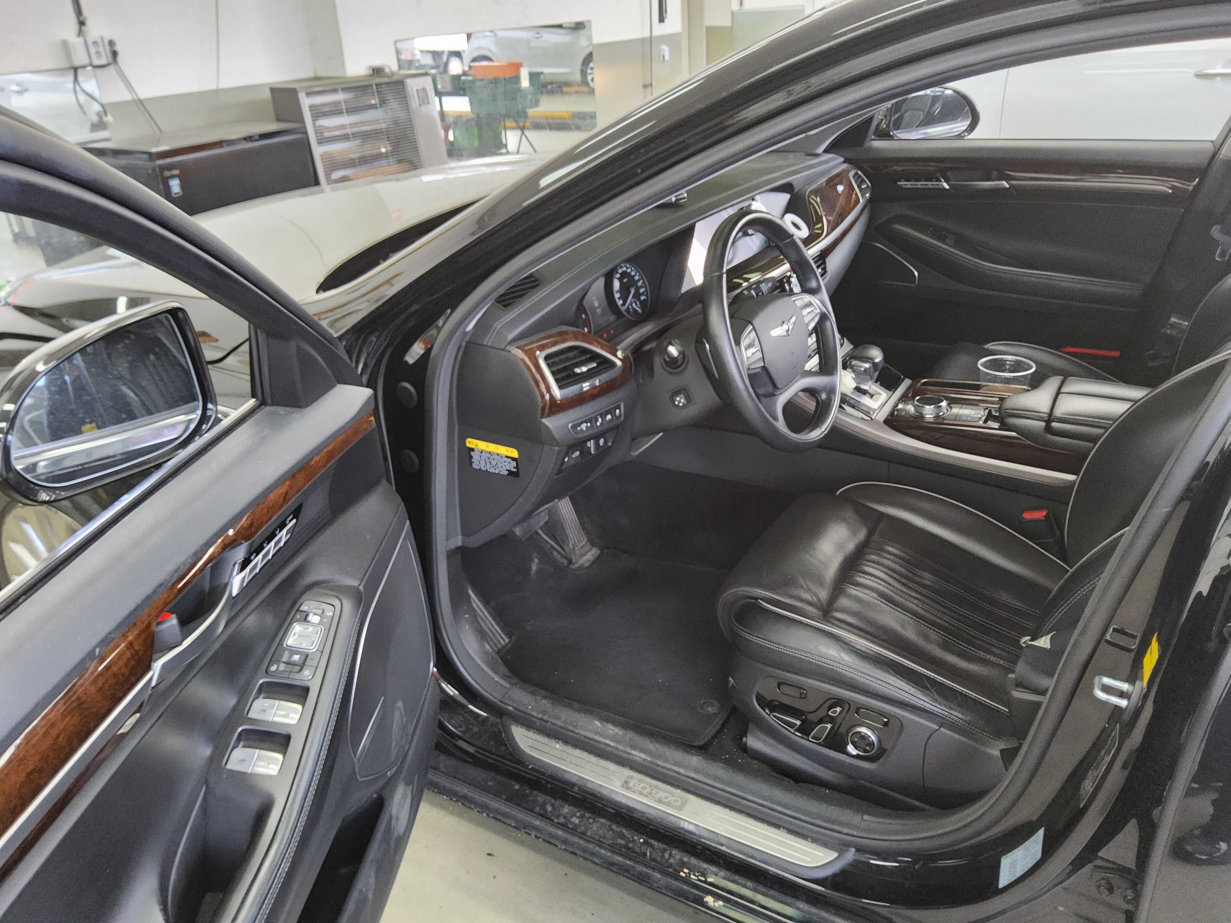 Hyundai Genesis EQ900 2016 - Image 9