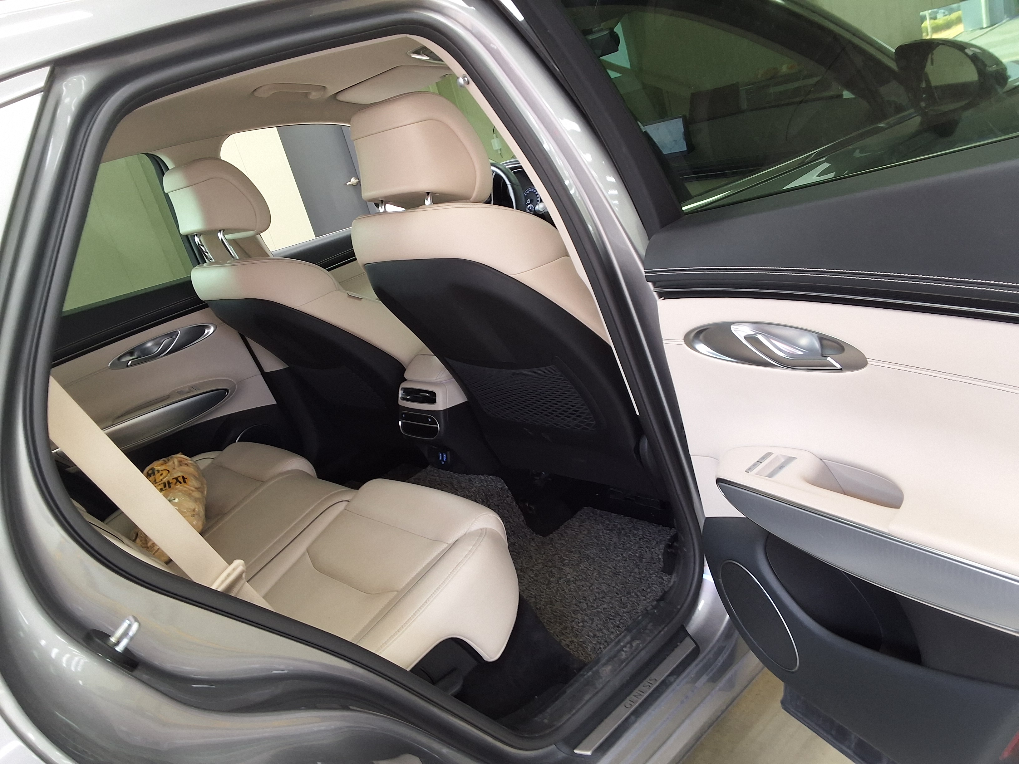 Genesis GV70 - 12