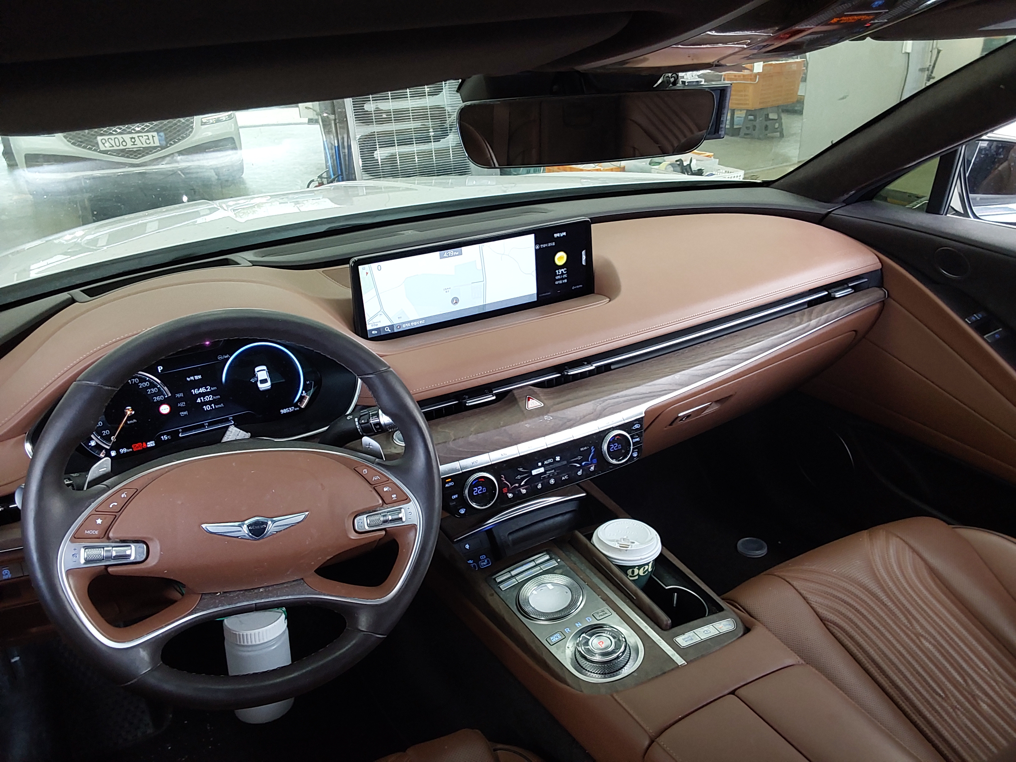 Hyundai Genesis - 10