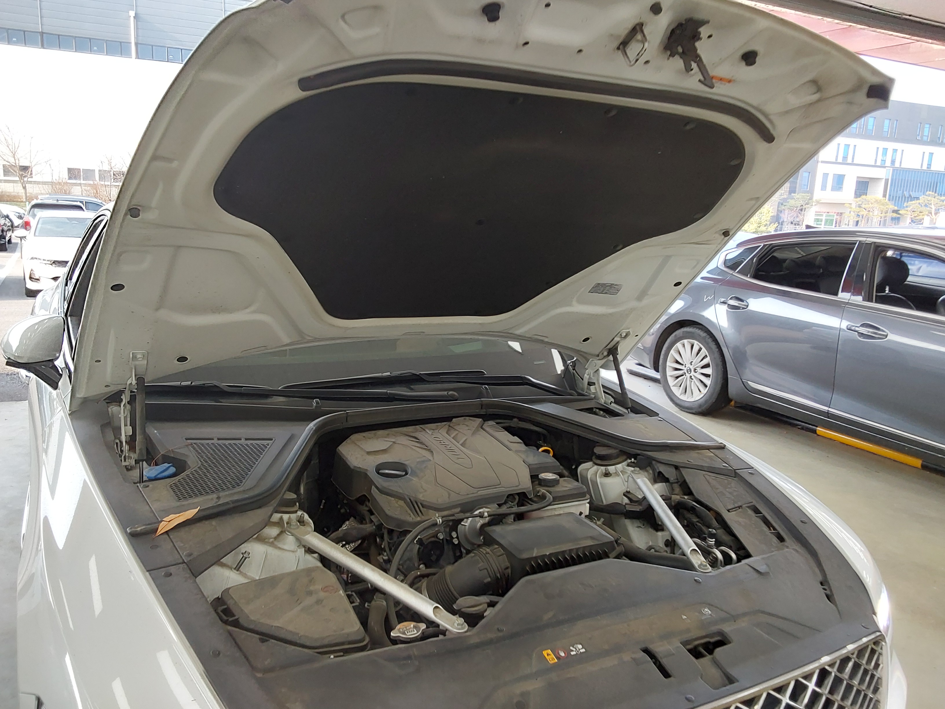 Hyundai Genesis - 20