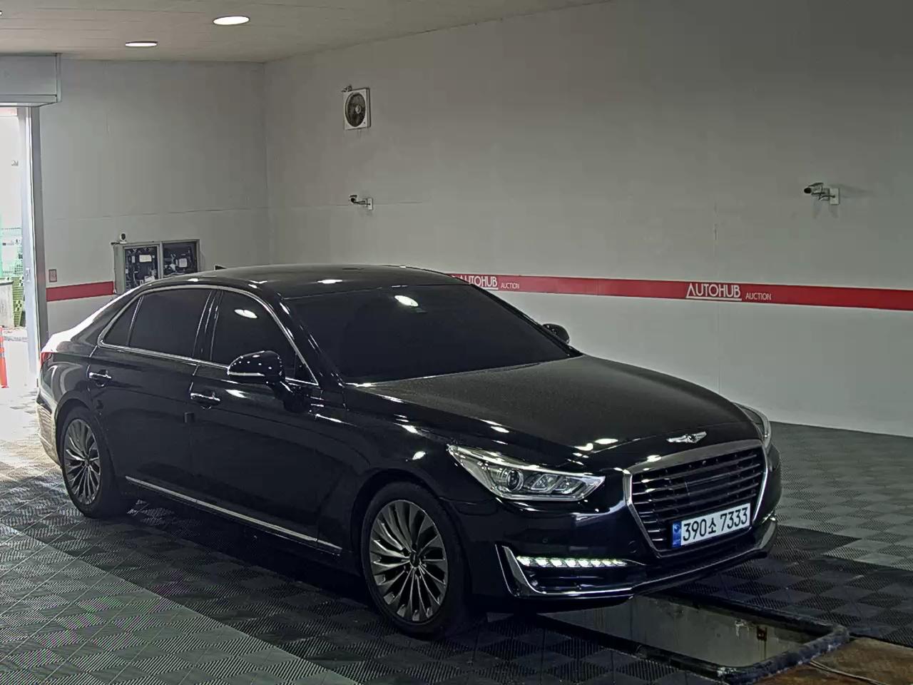 Hyundai Genesis EQ900 2016 - Image 2