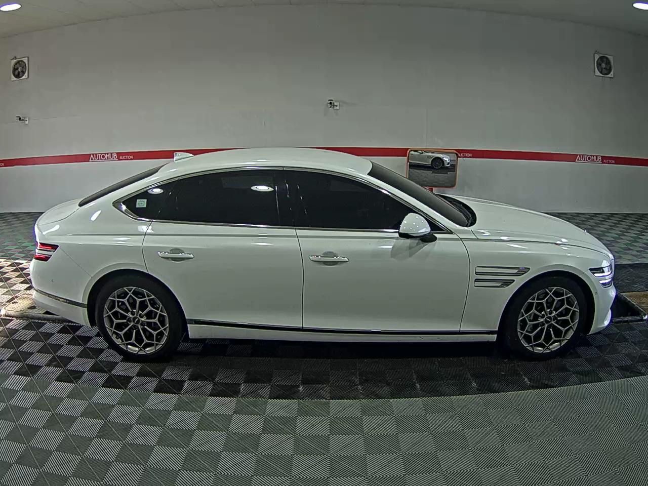Hyundai Genesis - 3