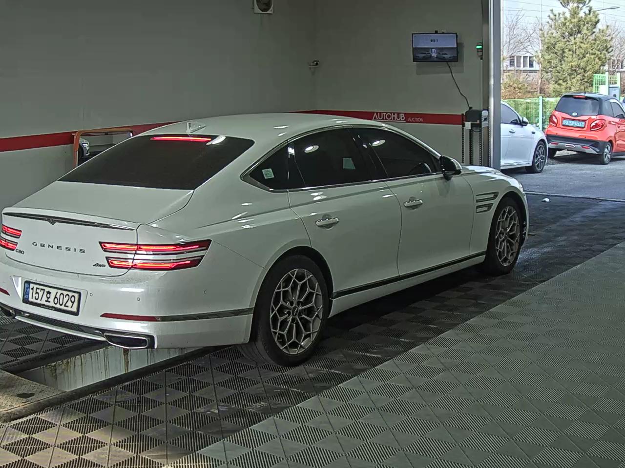 Hyundai Genesis - 4