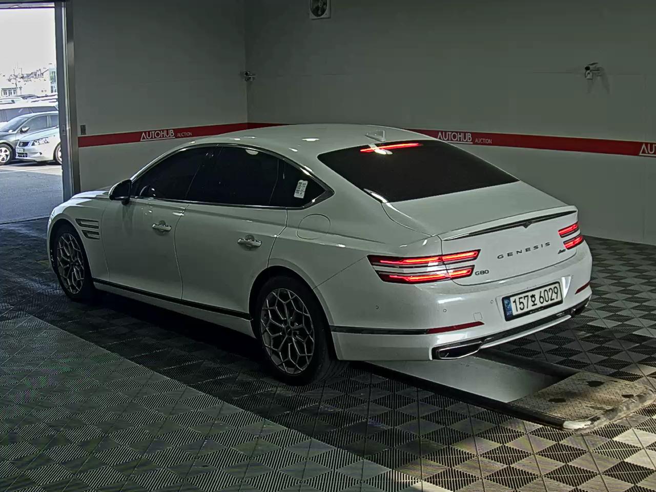 Hyundai Genesis - 5